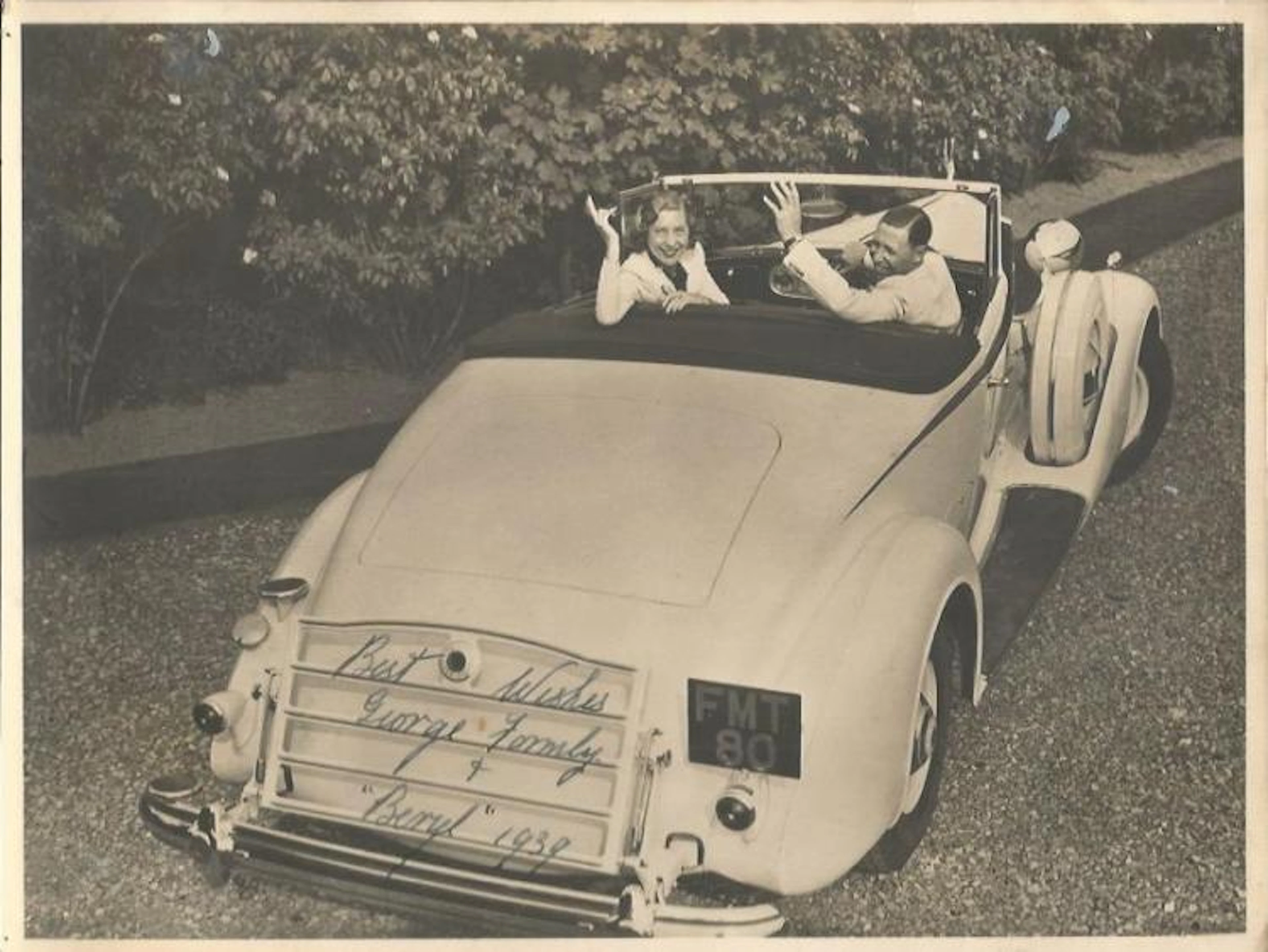 George Formby signed sepia photo alongwith press c