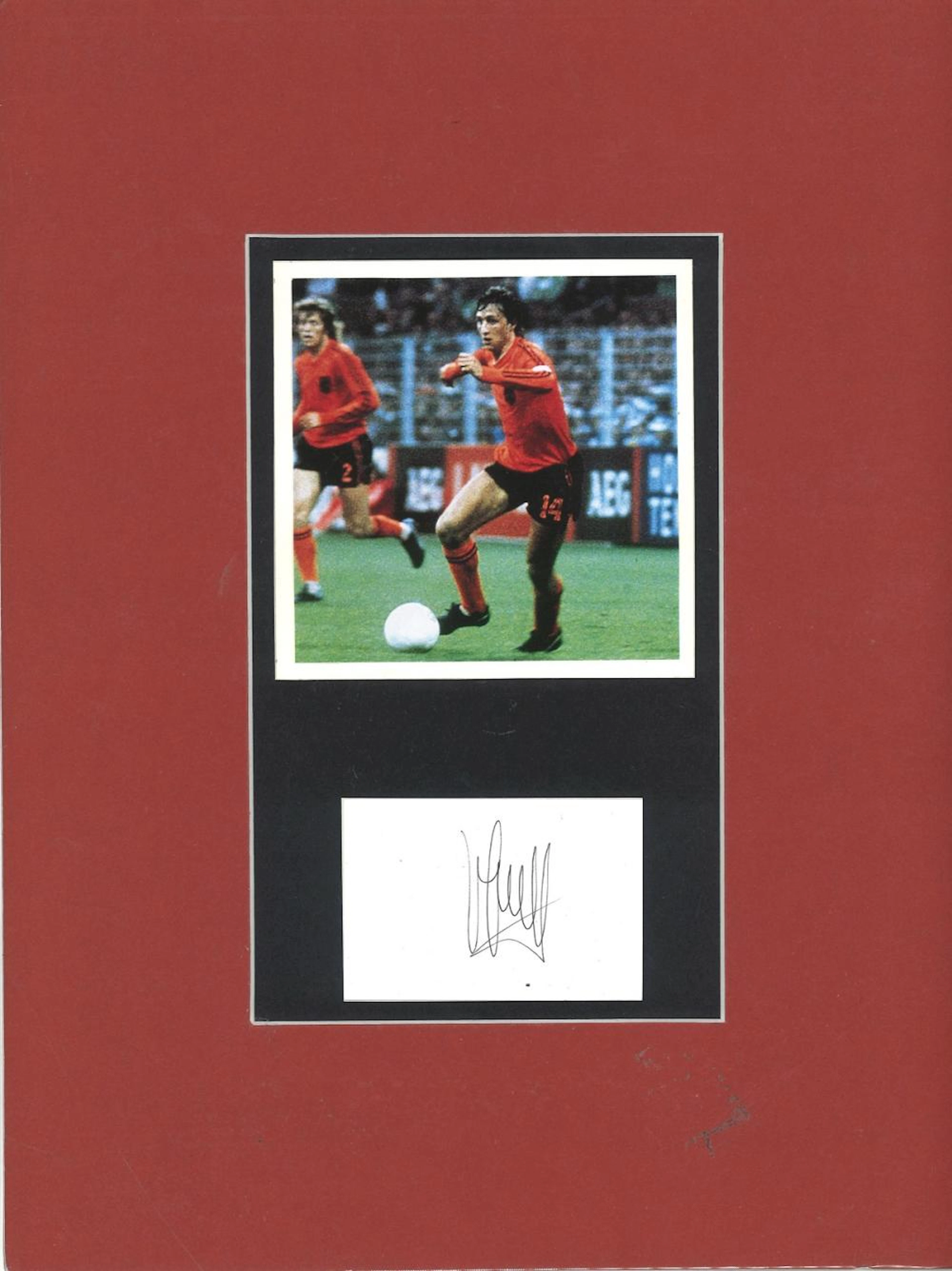 Johan Cruyff 16x12 mounted signature piece includes colour photo and signed album page. Good