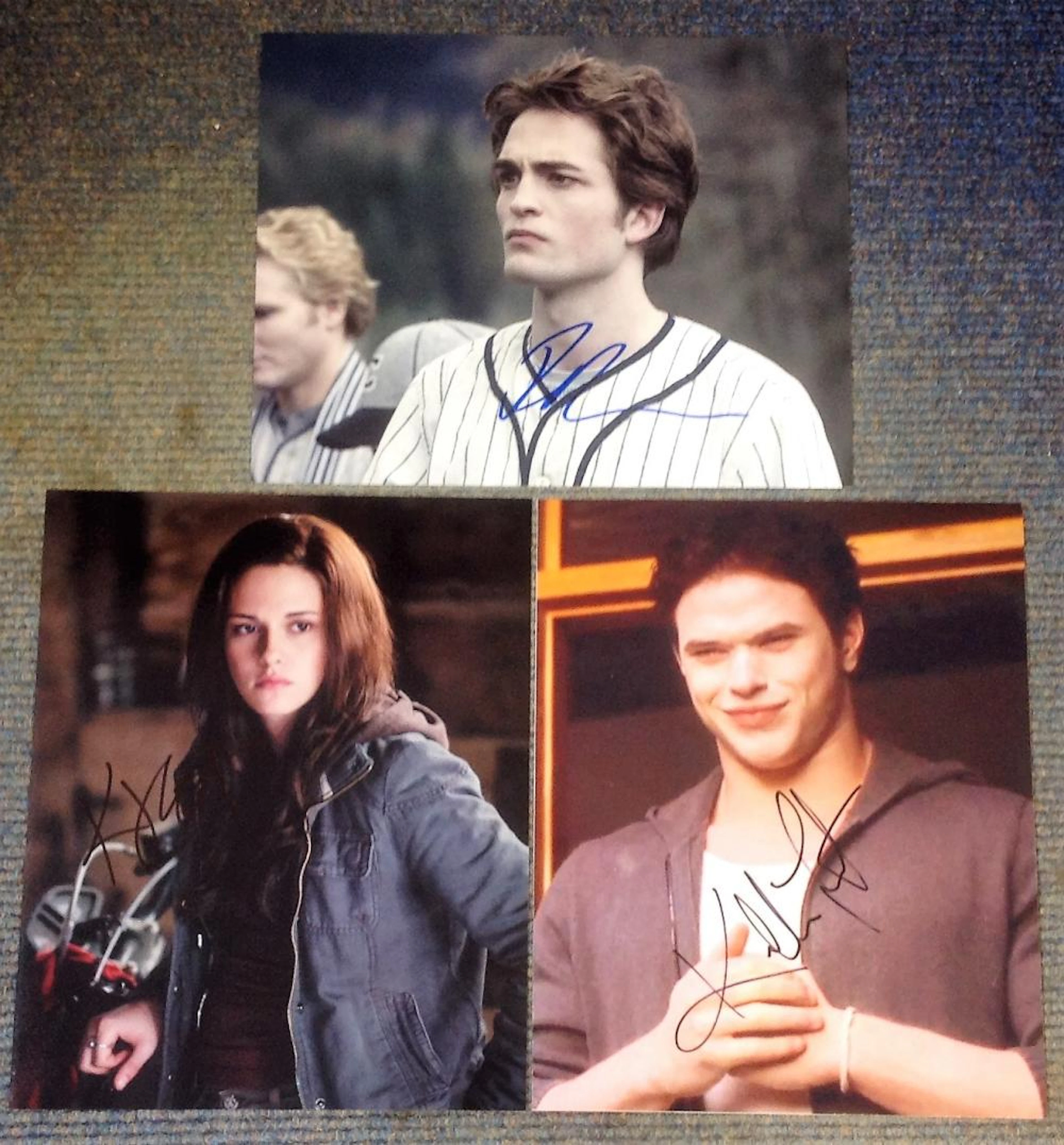 Twilight collection 3 fantastic, signed photos from the stars of the hit film series Robert
