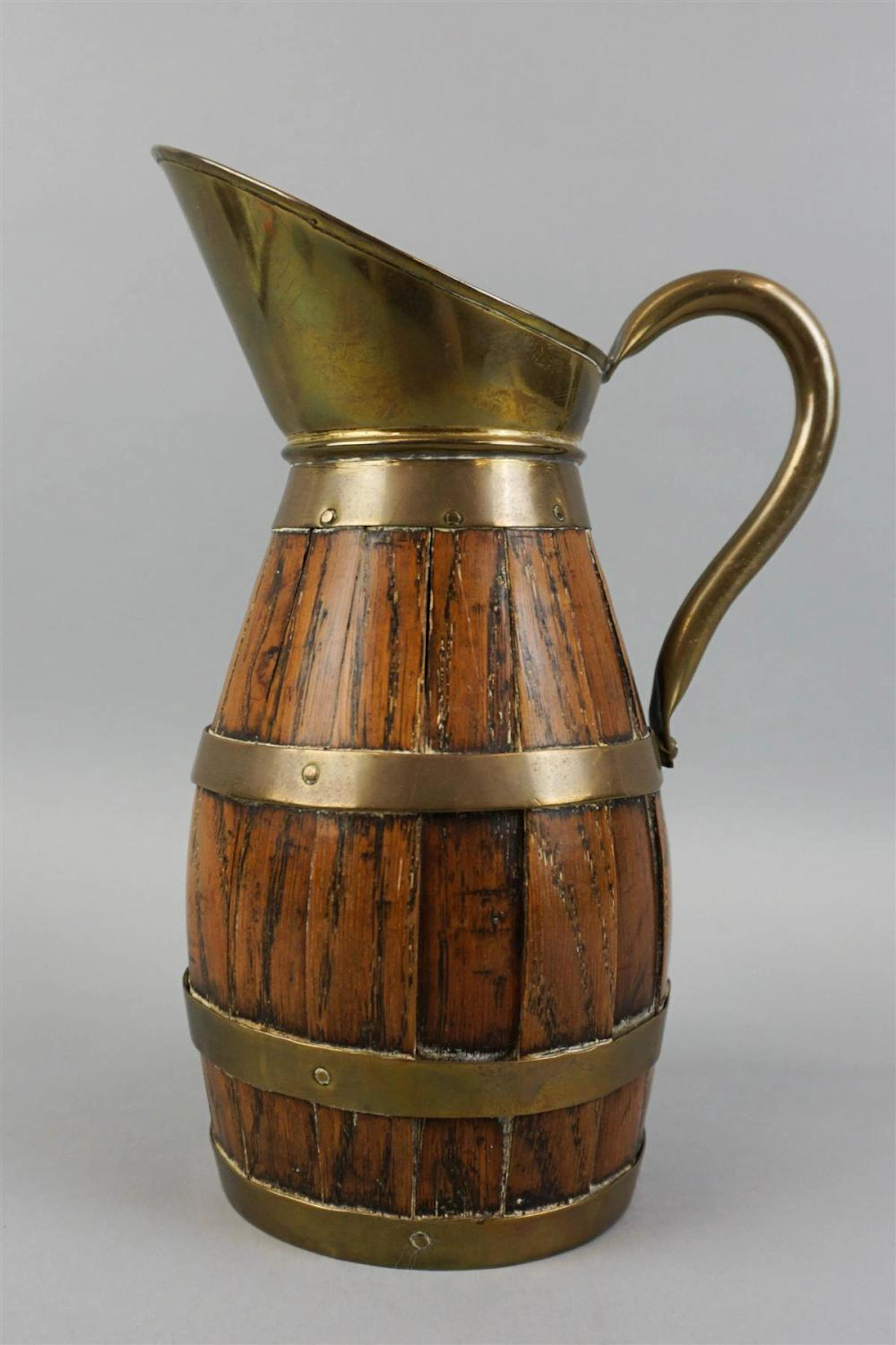 BARREL-SHAPED WOOD PITCHER WITH BRASS MOUNTS