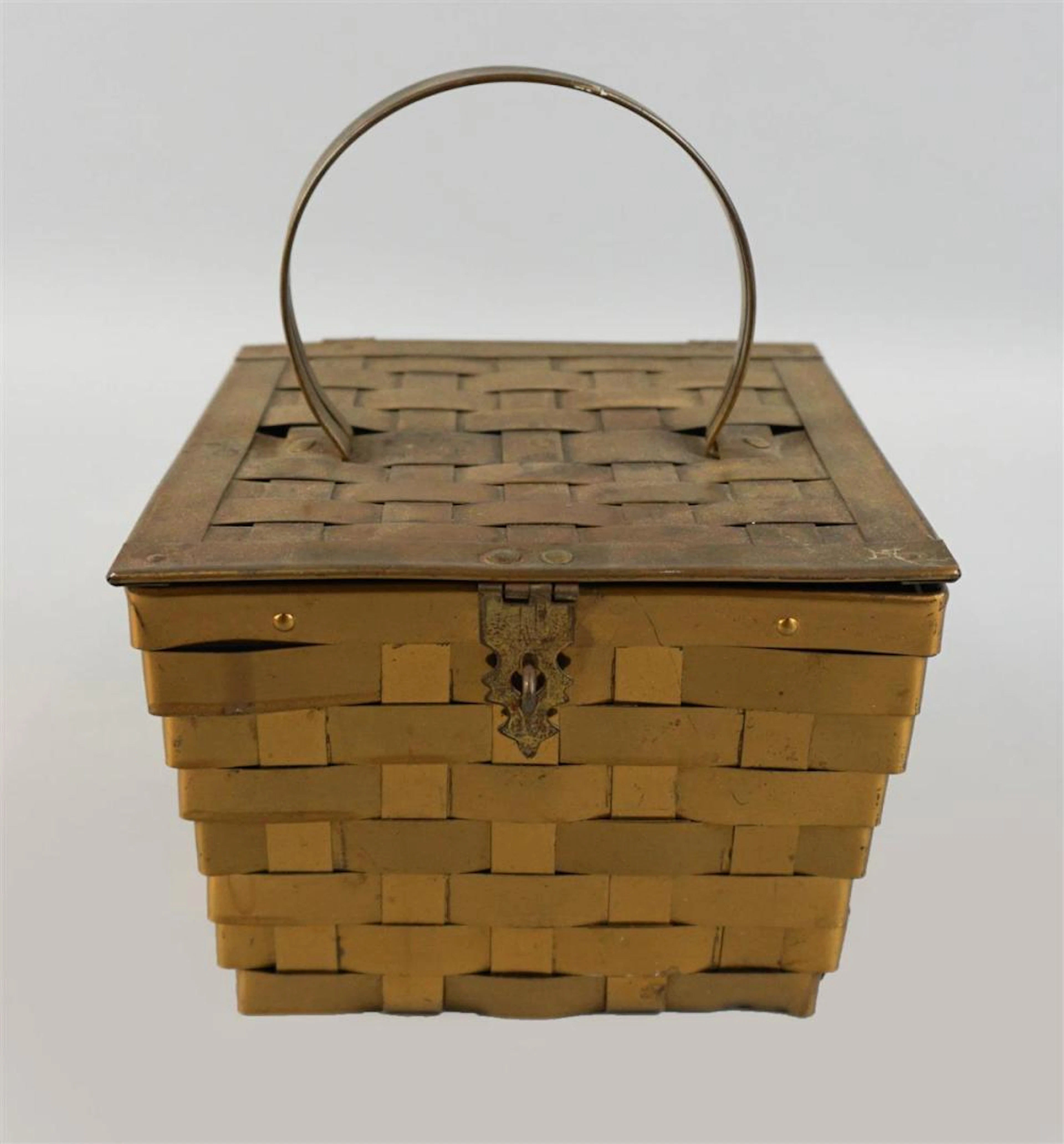 SQUARE BRASS BASKET