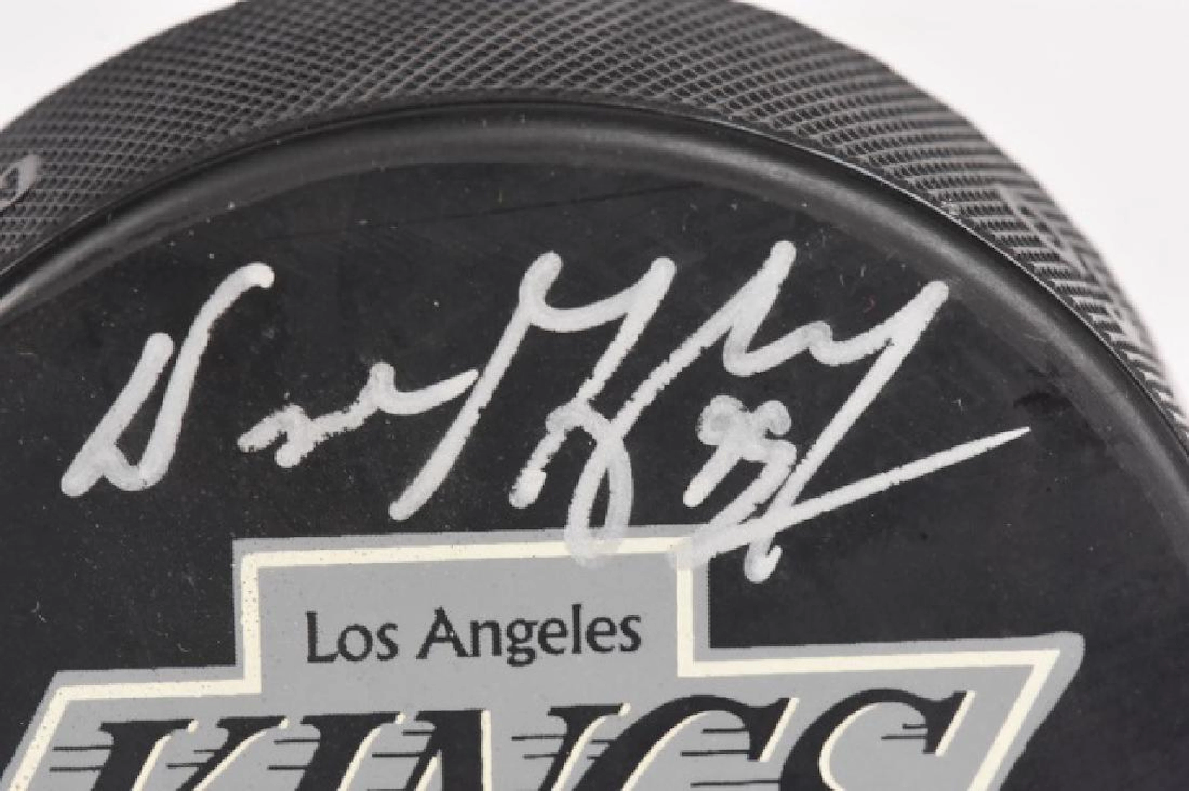 Gretzky Auto. NHL Los Angeles Kings Hockey Puck, COA