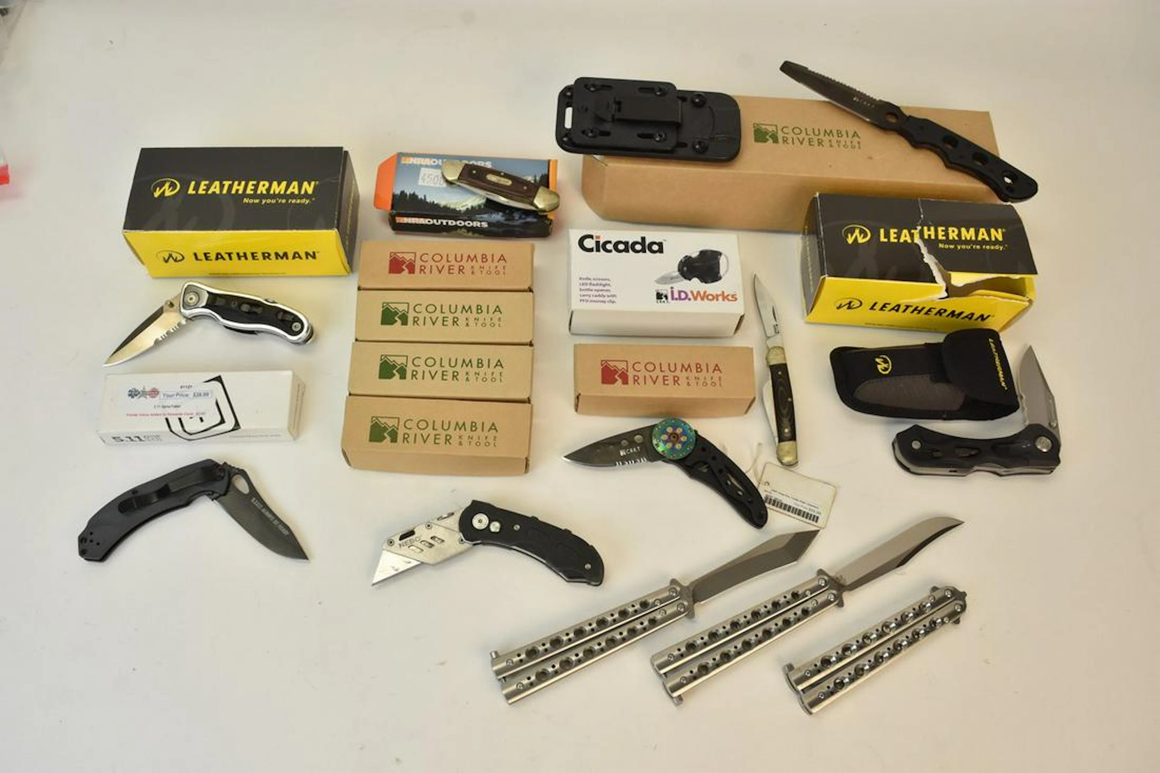 (17) Knives - Leatherman, Columbia River, Benchmade