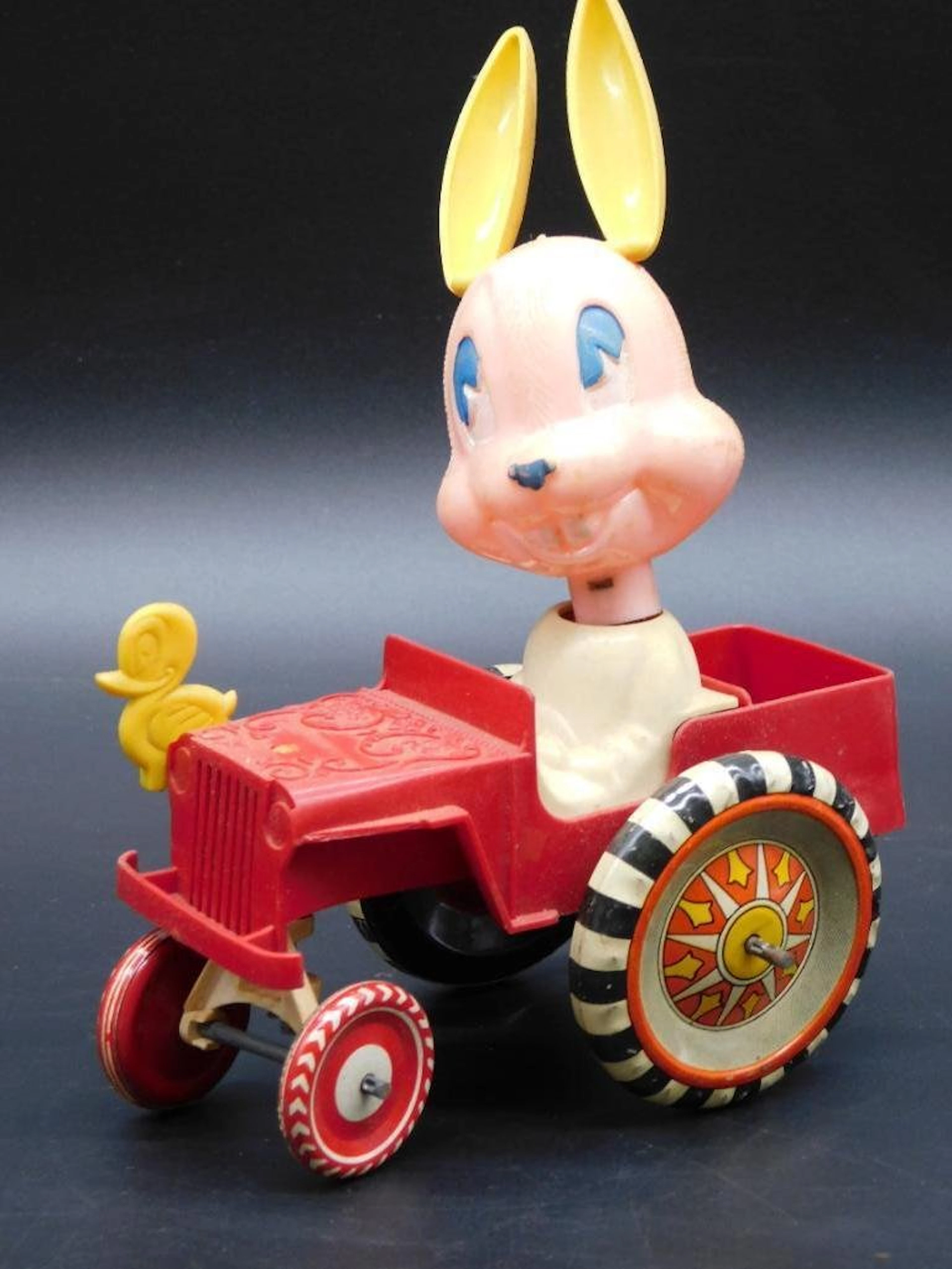 RABBIT DRIVING CAR WIND-UP TOY VINTAGE ANTIQUE