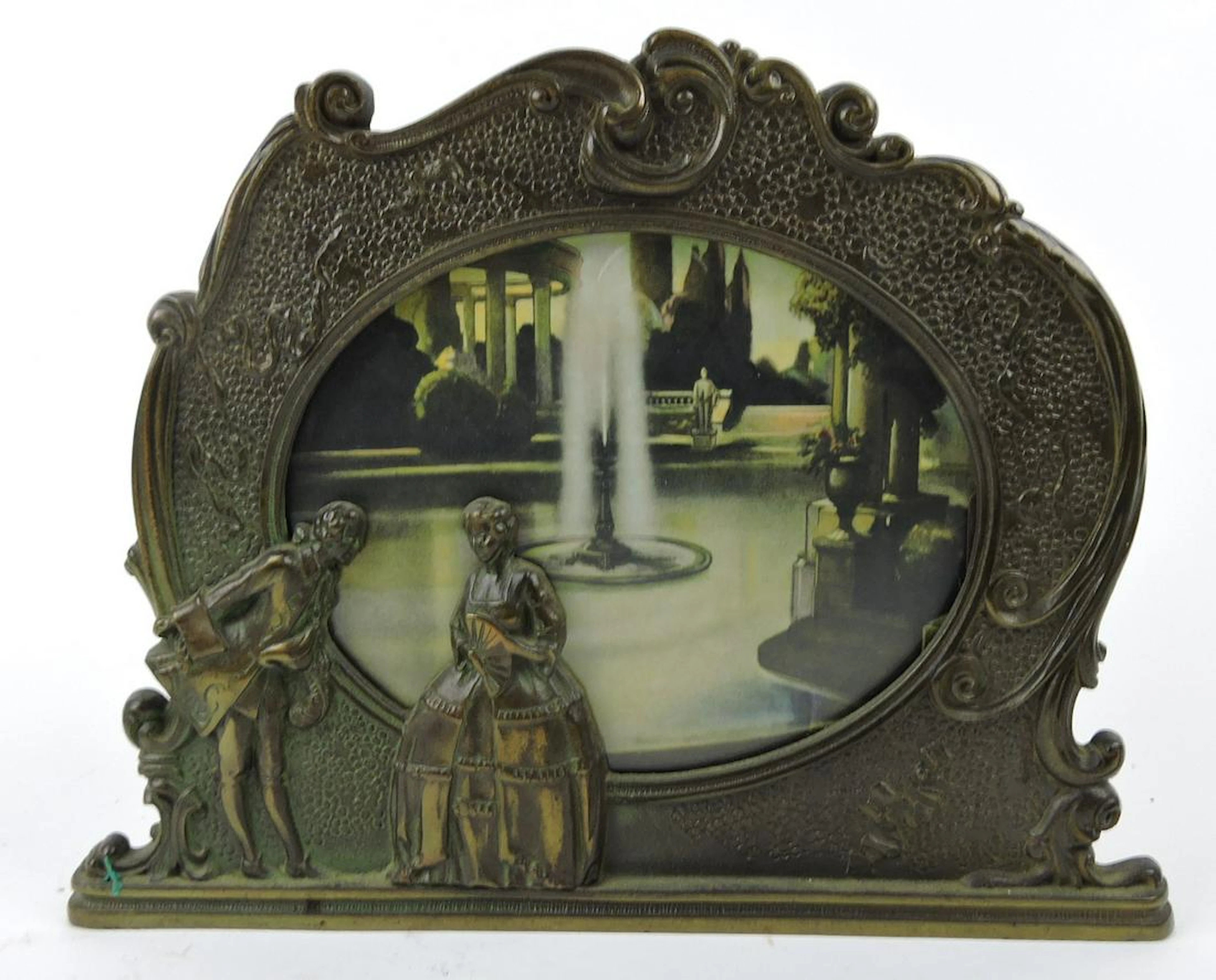 Colonial Fountain cast metal motion lamp