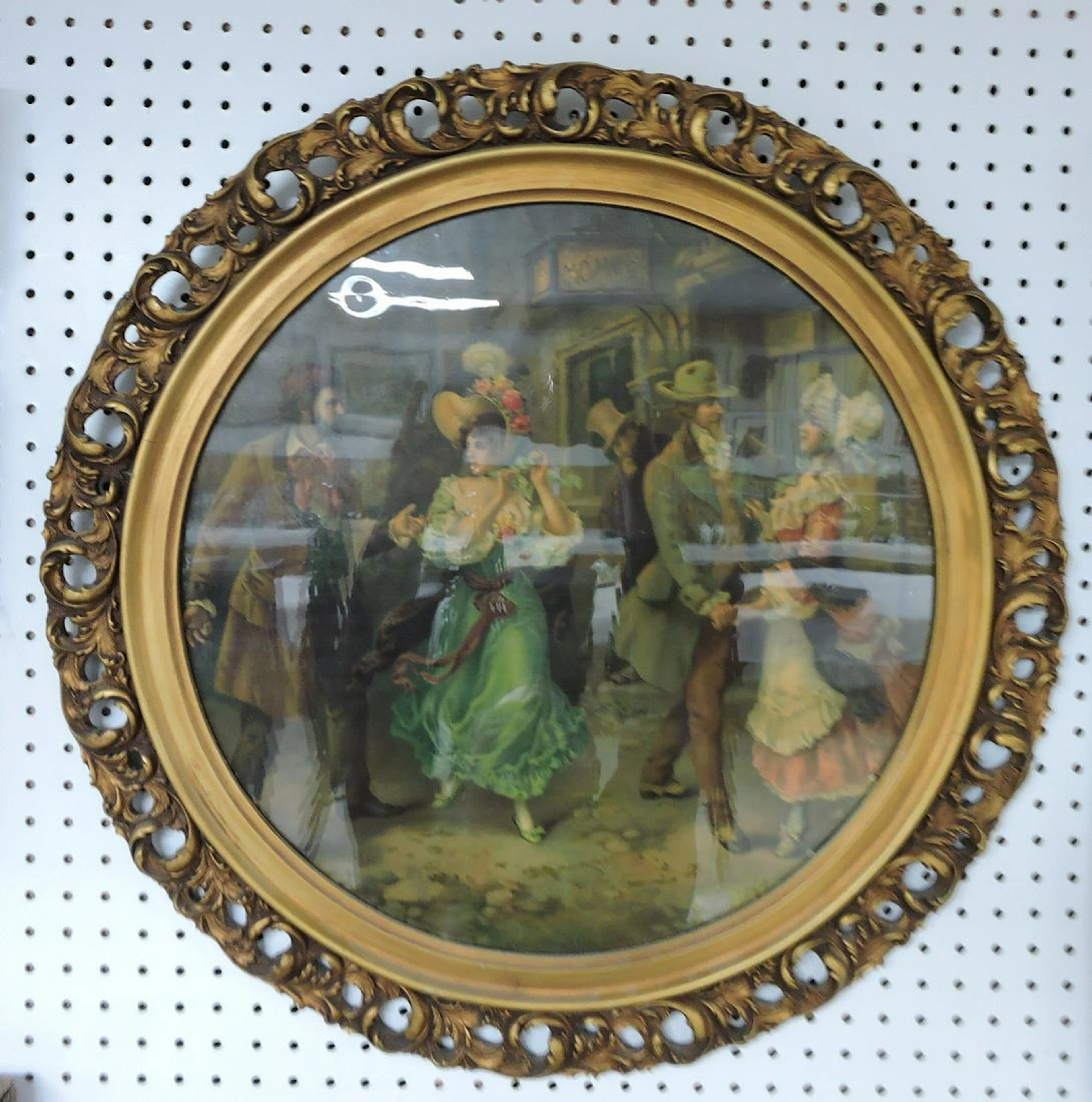 Round print of couples dancing in the