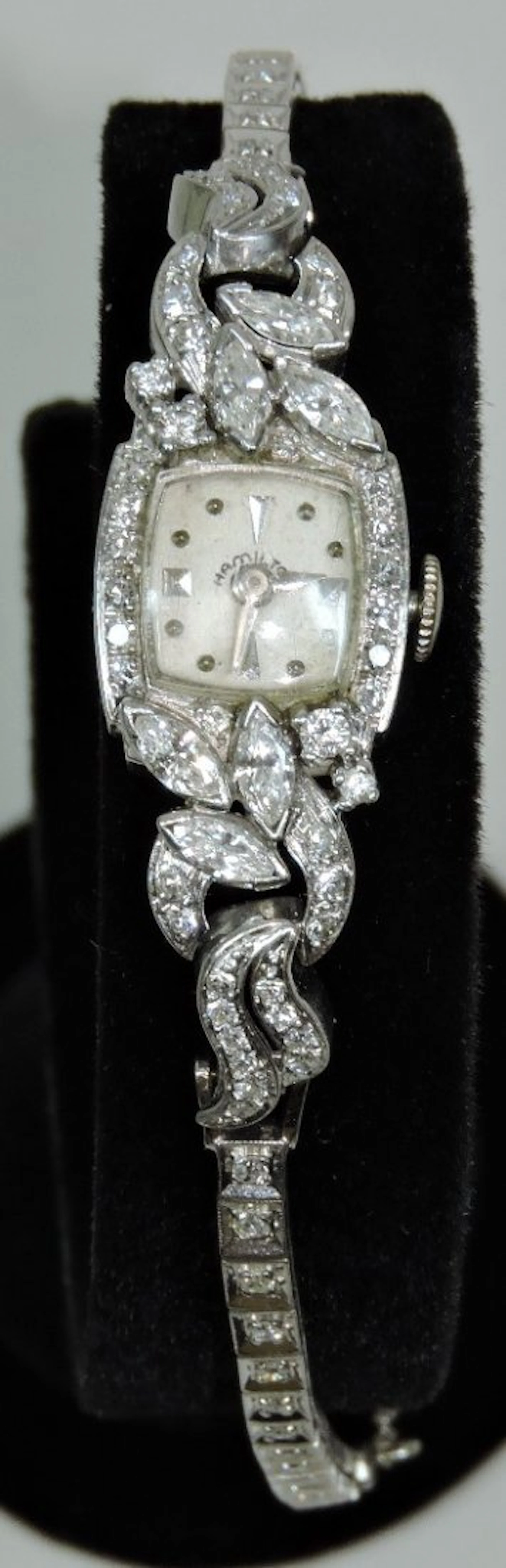 14 karat white gold and 10% iridium platinum ladys
