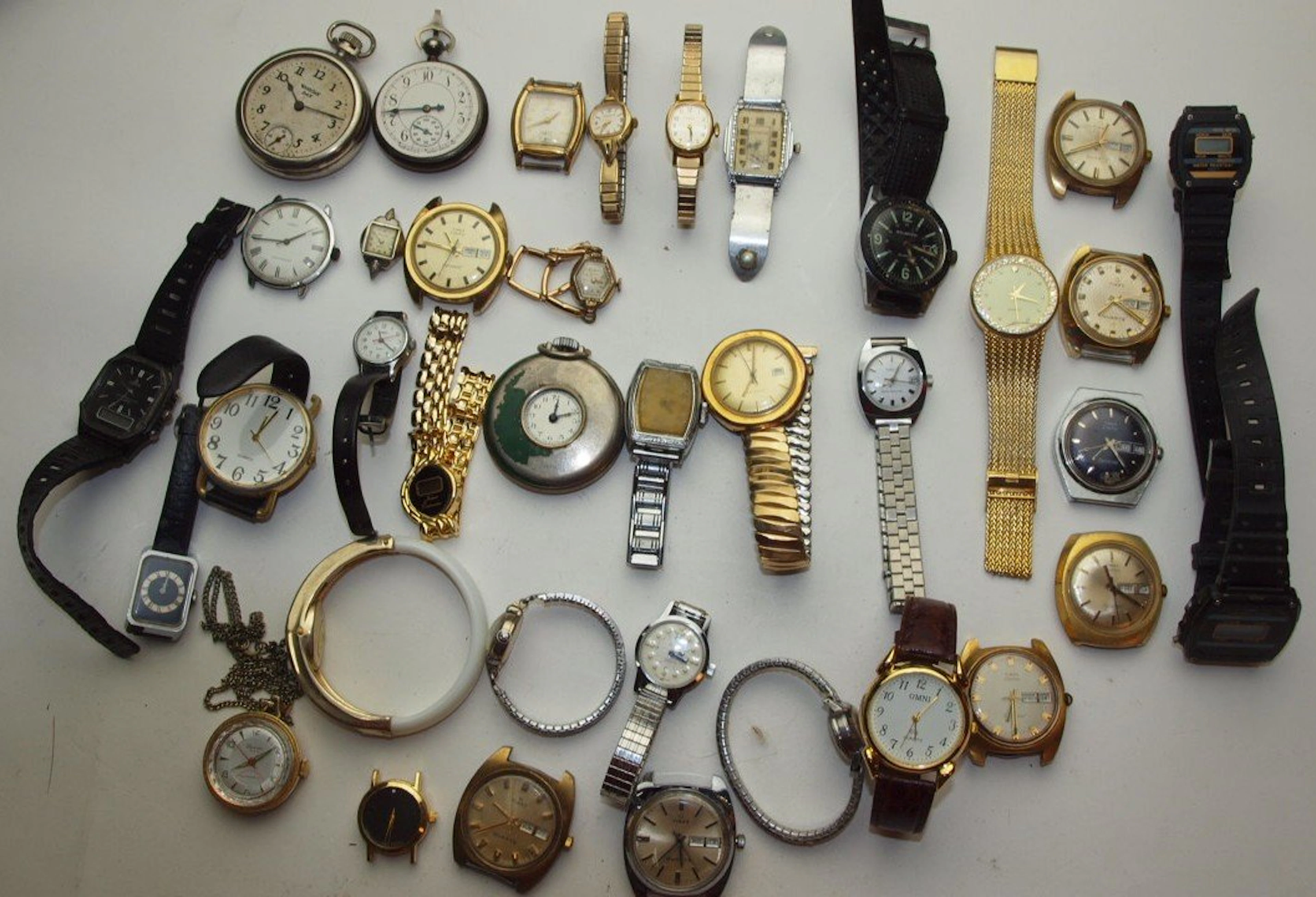Lot of 38 watches: Wolbrook, Bulova, Caravelle, Orvin