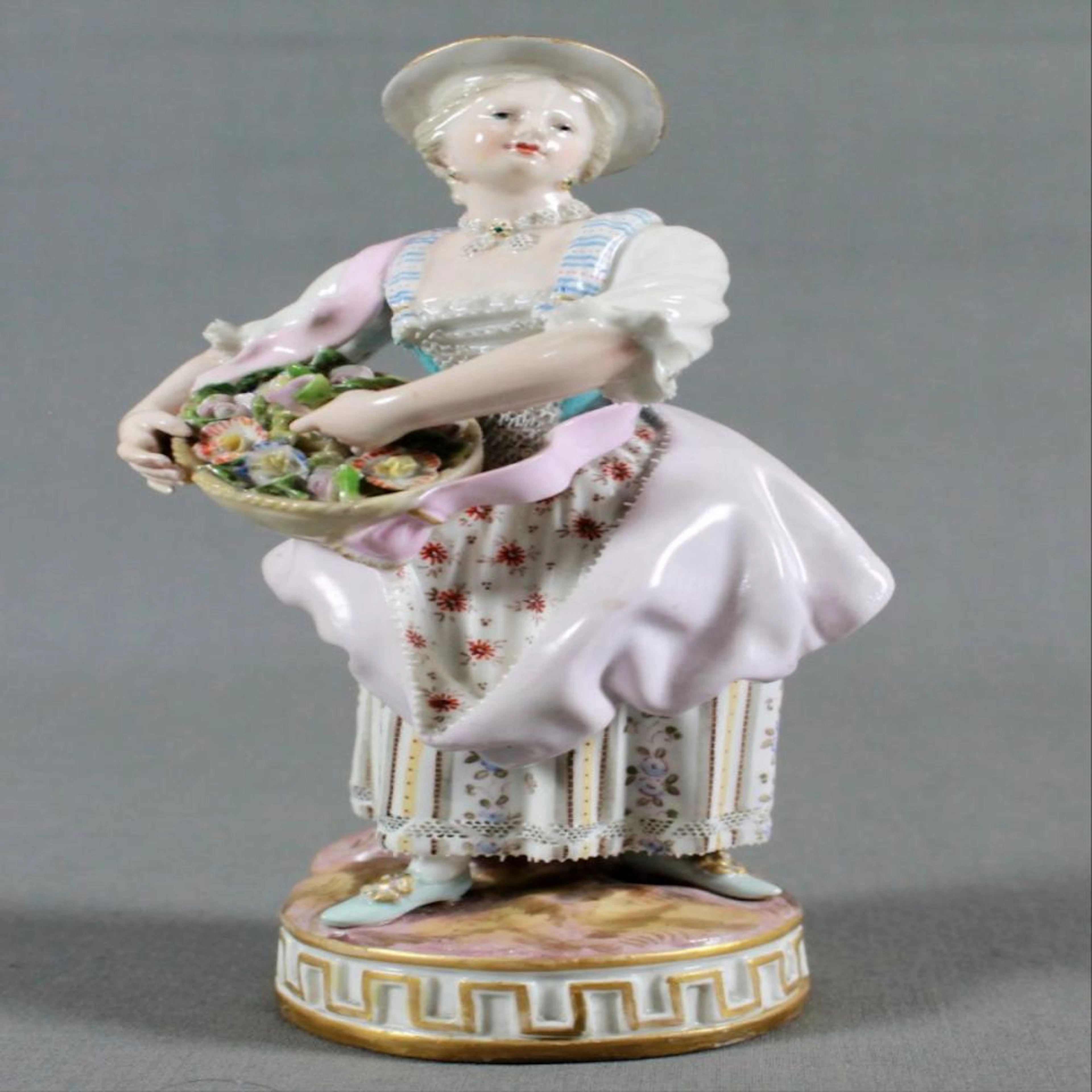 MEISSEN PORCELAIN FIGURE OF MAIDEN LATE 19TH CENTURY