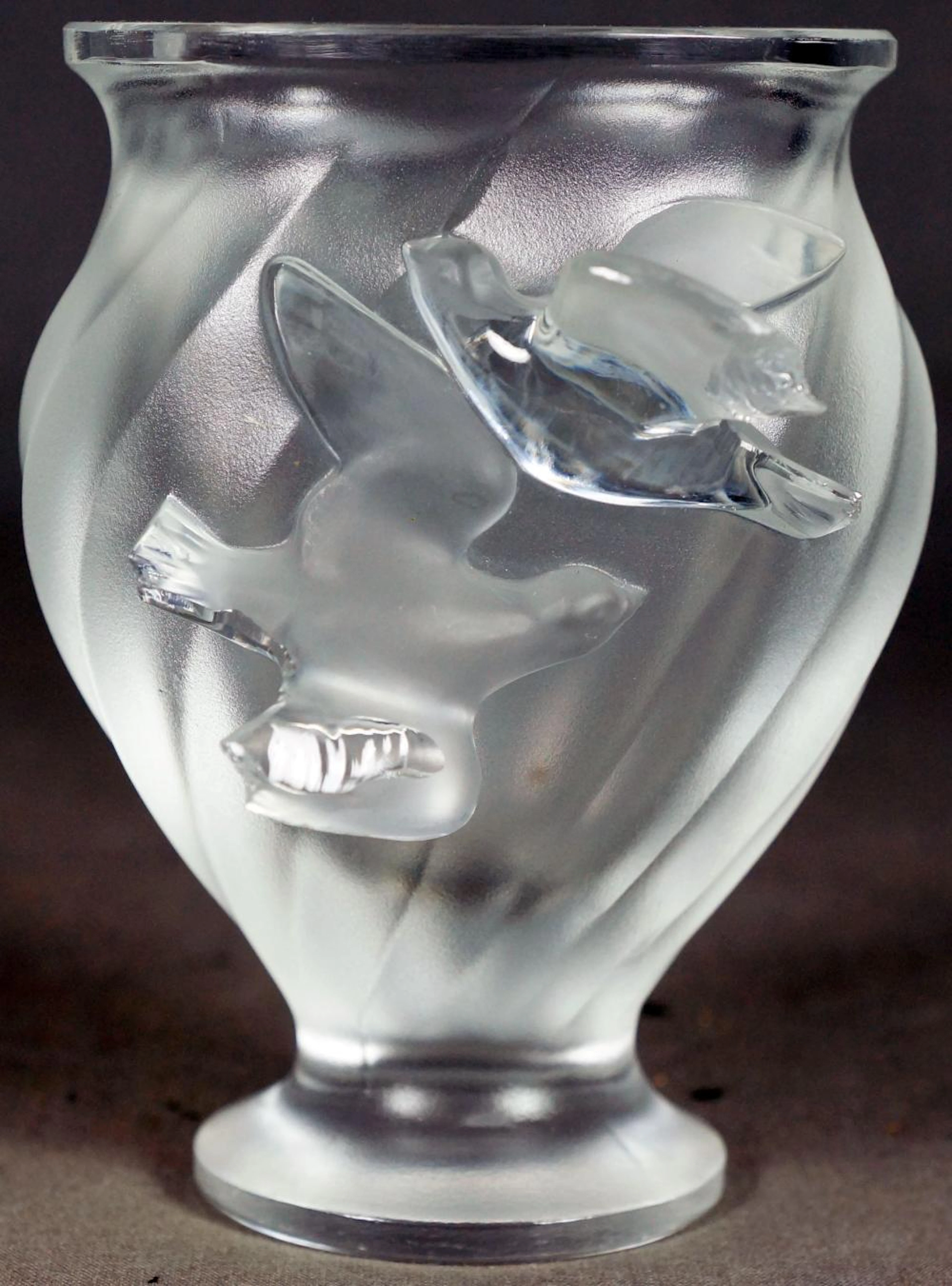 LALIQUE VASE