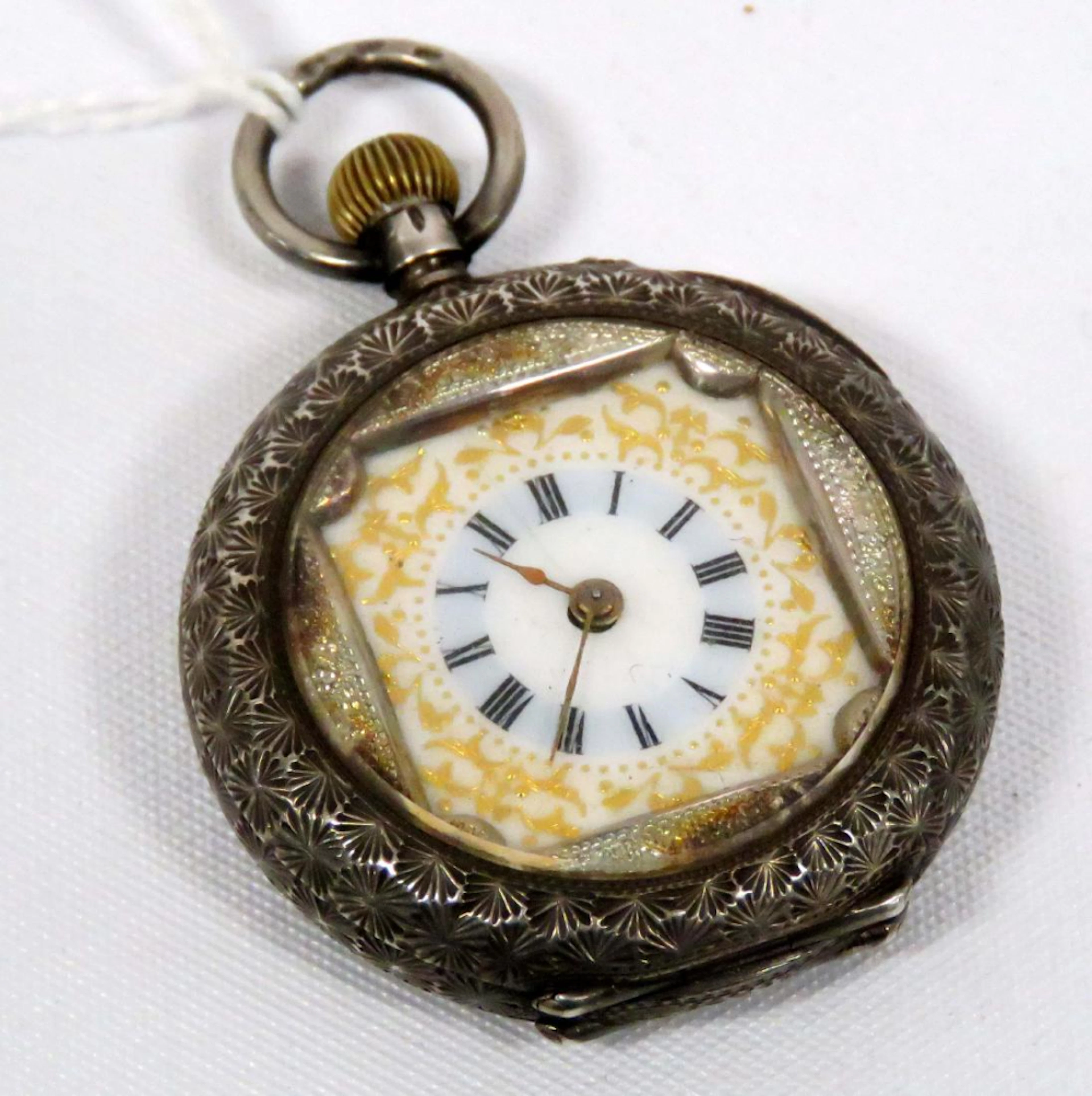CONTINENTAL .935 SILVER AND ENAMEL BUTTON SET PENDANT