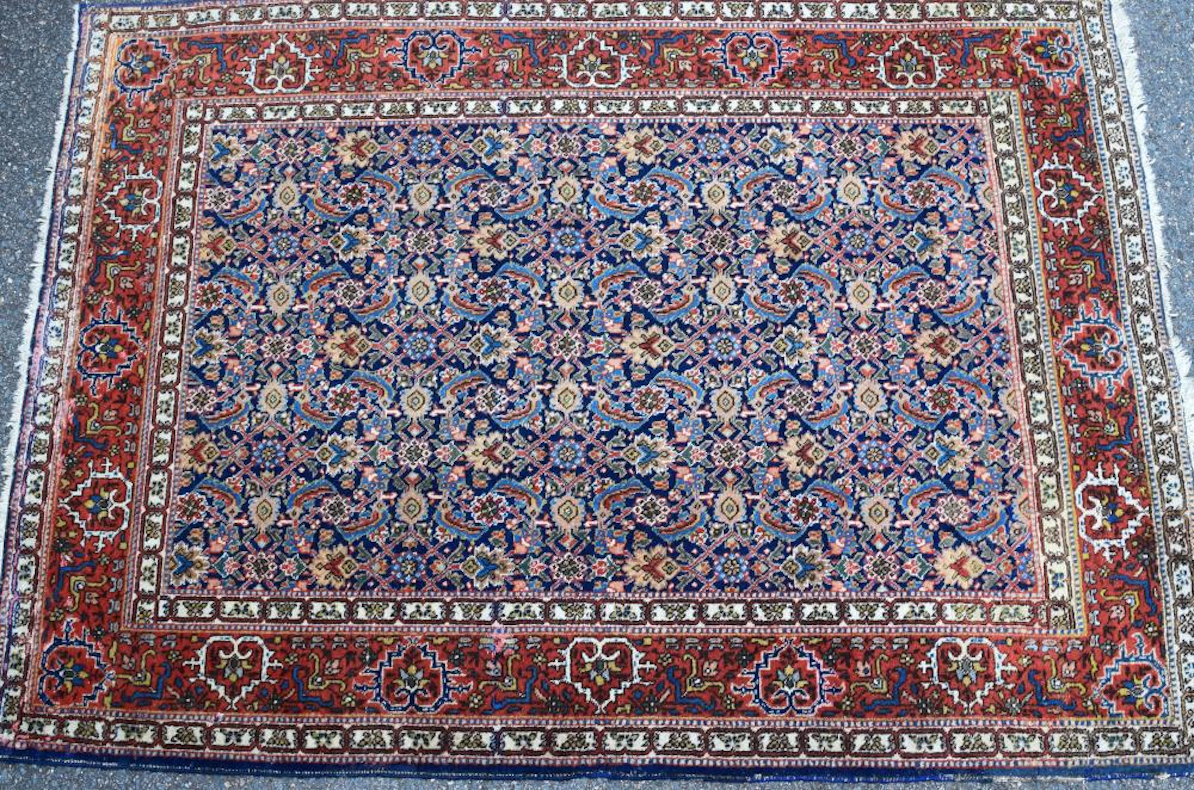 ORIENTAL AREA RUG