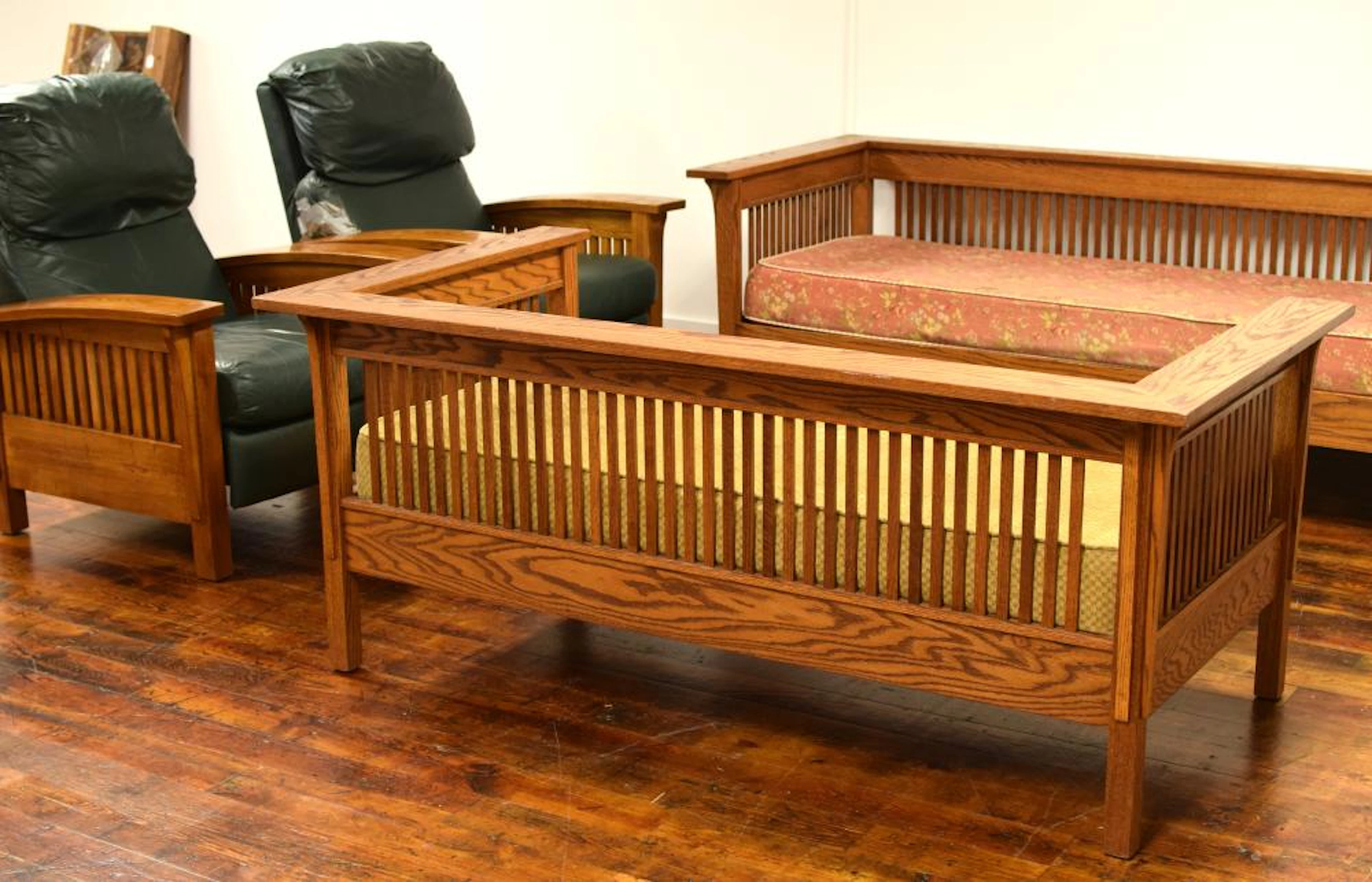 4 PIECES OF PRAIRIE SCHOOL MISSION OAK FURNITURE