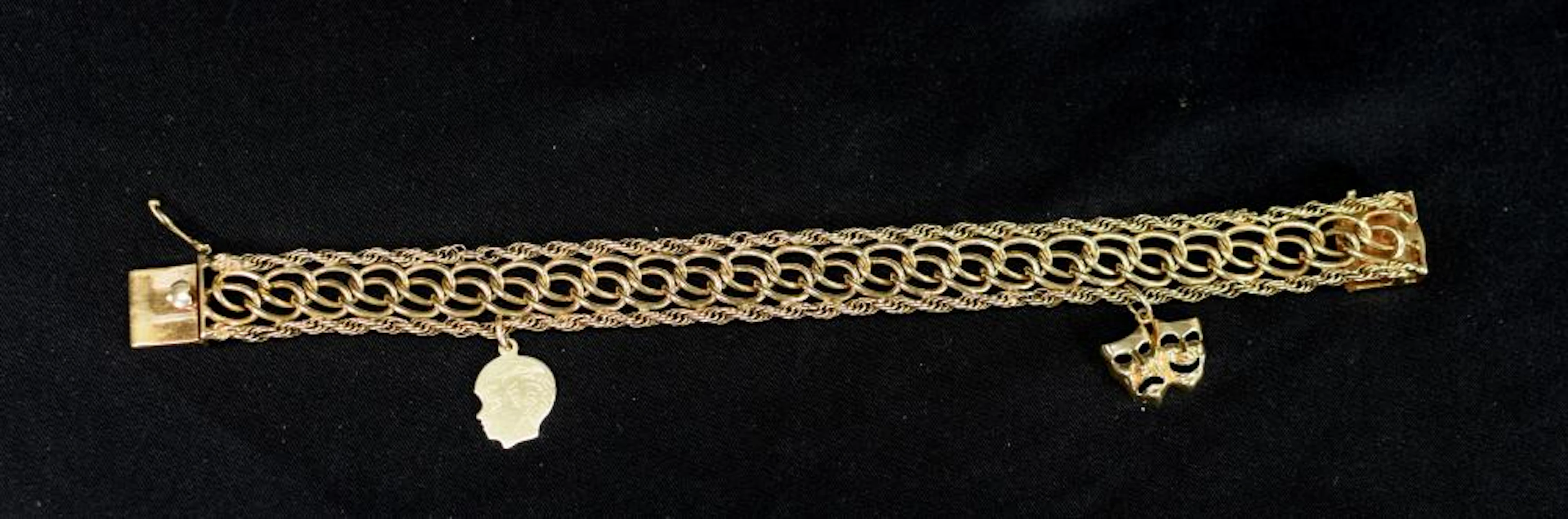 14K YELLOW GOLD BRACELET WITH 2 CHARMS