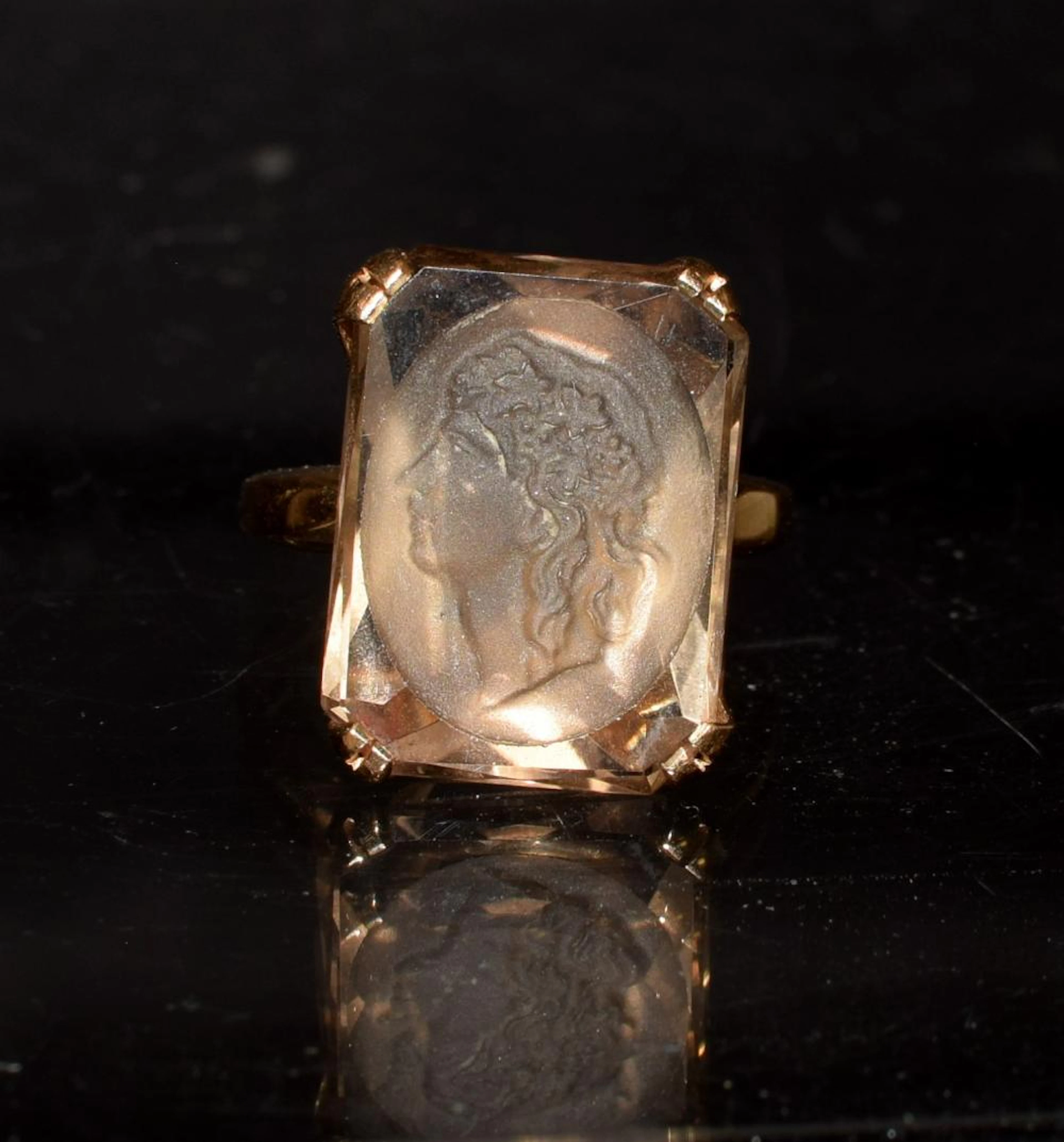 14K SMOKEY CARVED TOPAZ INTAGLIO RING