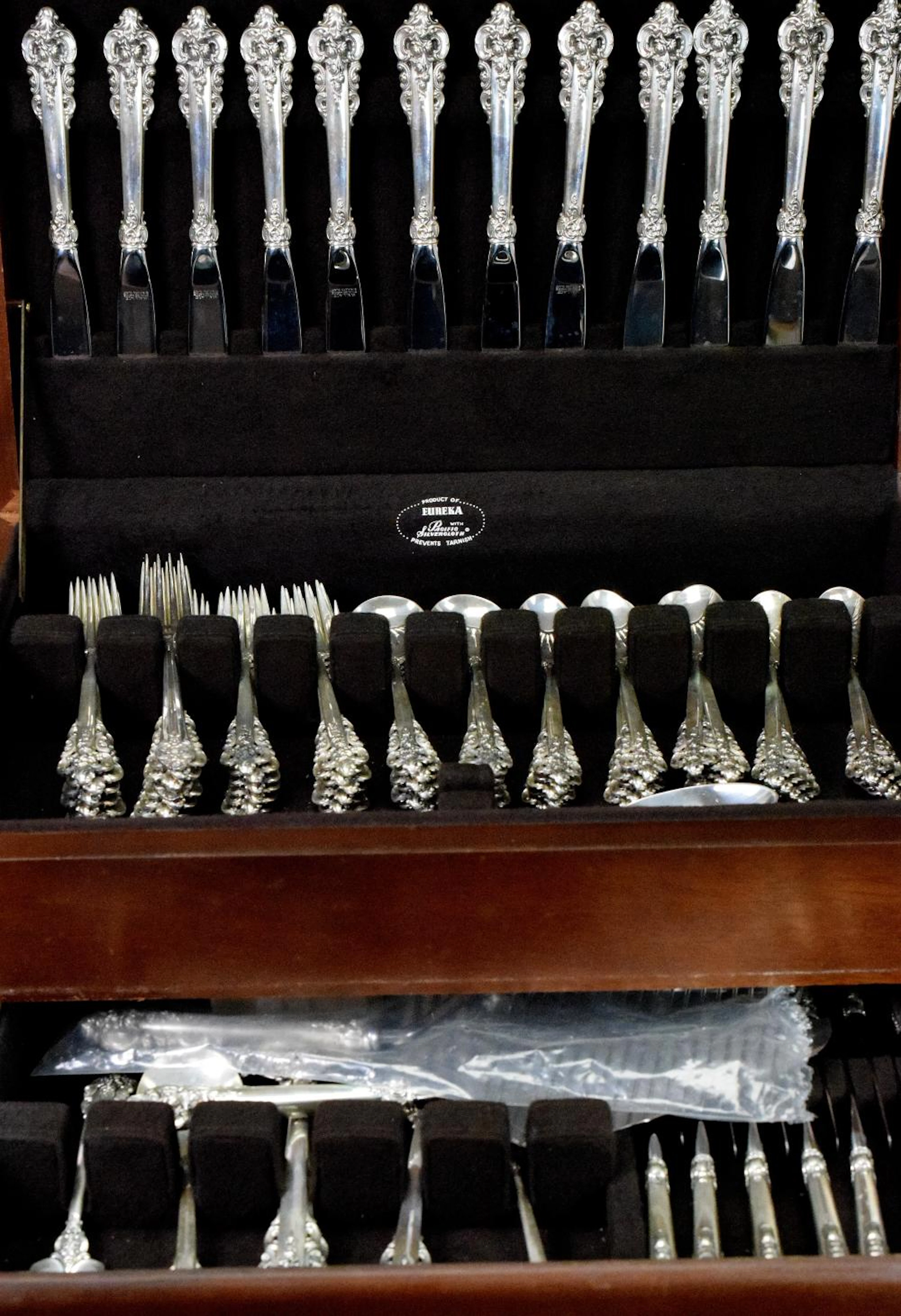 WALLACE STERLING SILVER FLATWARE SET