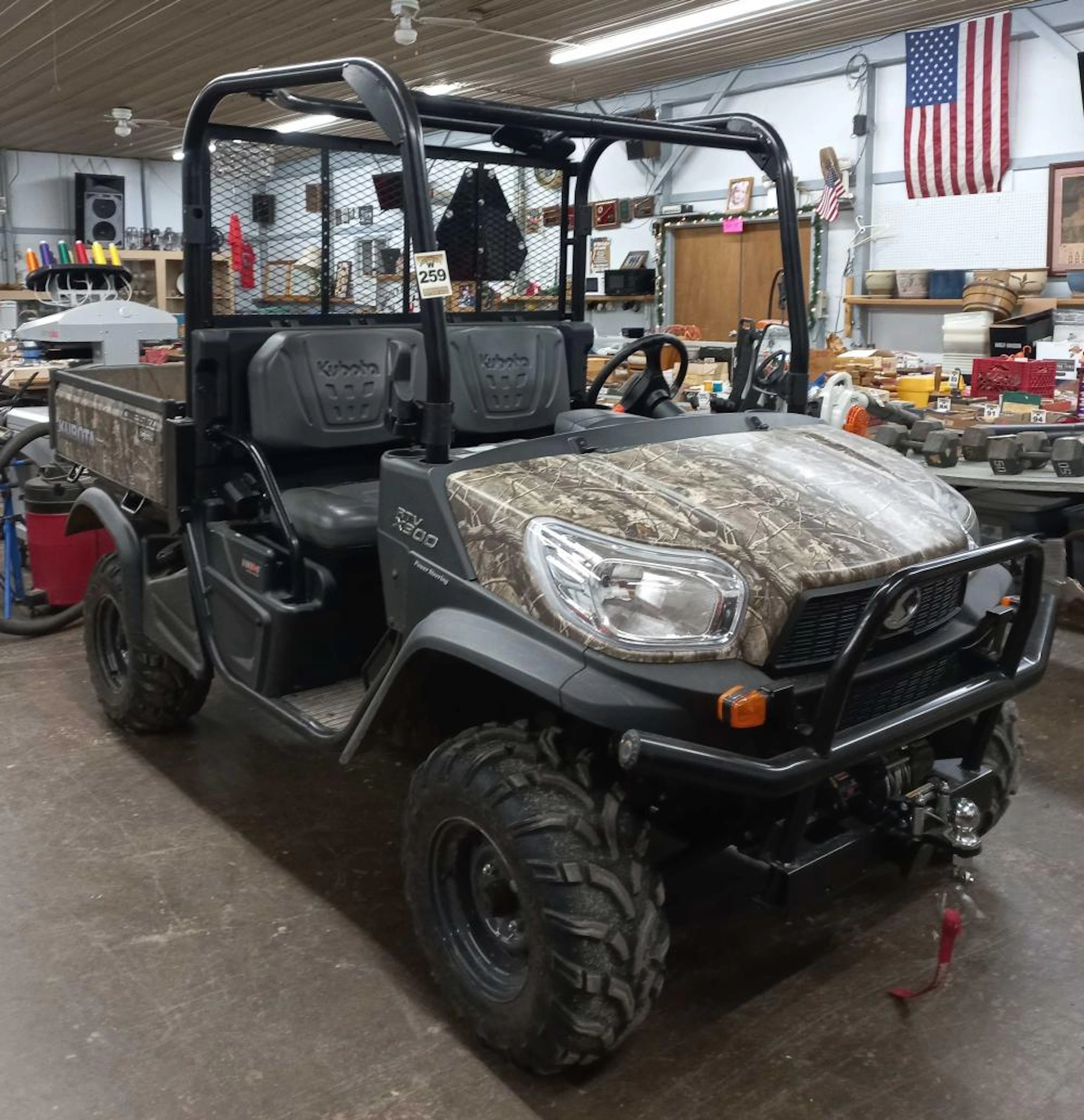 Kubota RTV900 4x4 w/ Hydraulic dump & winch