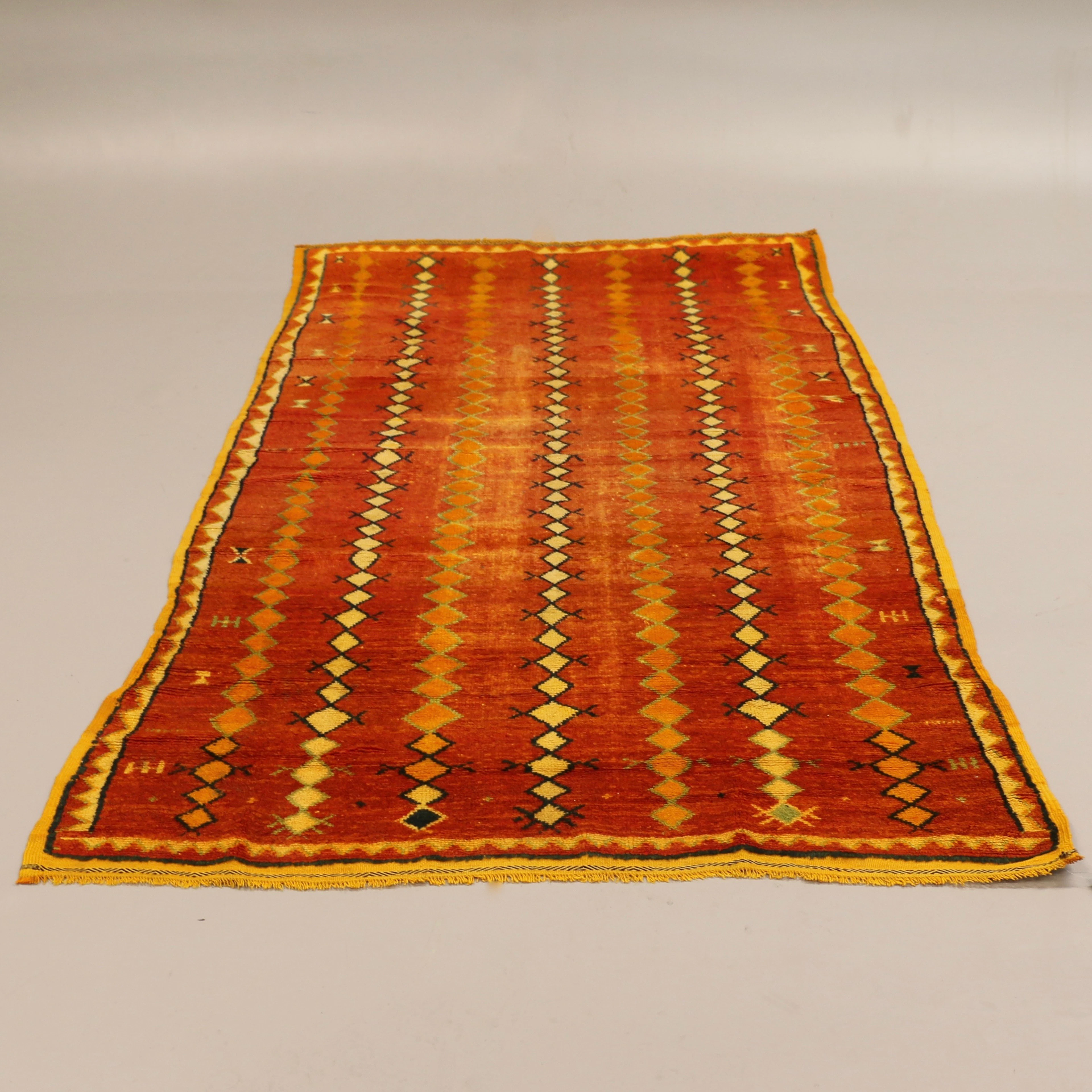 MATTA, Berber, 265 x 150 cm.
