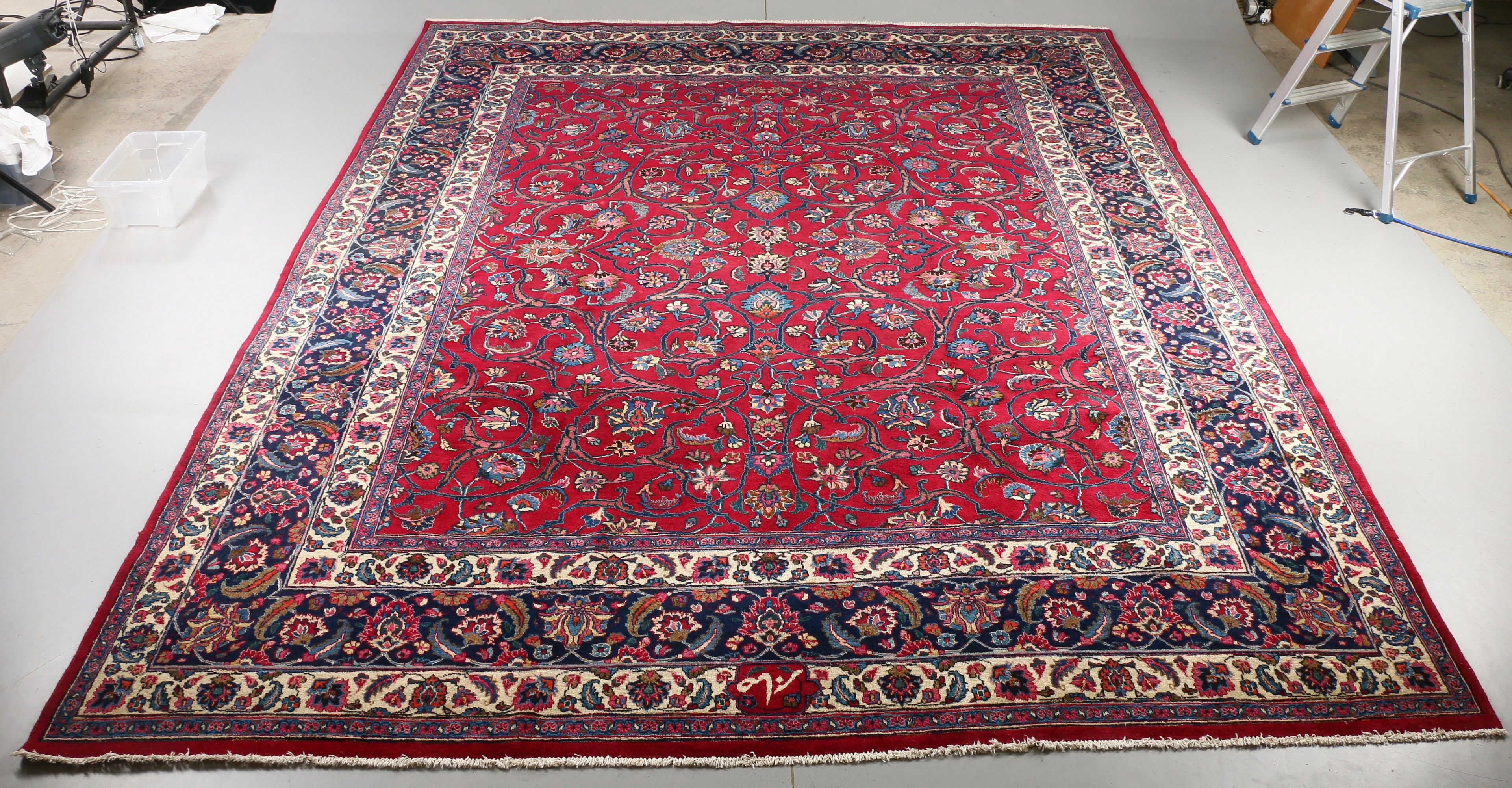MATTA, persisk, meshed, 365 x 275 cm.