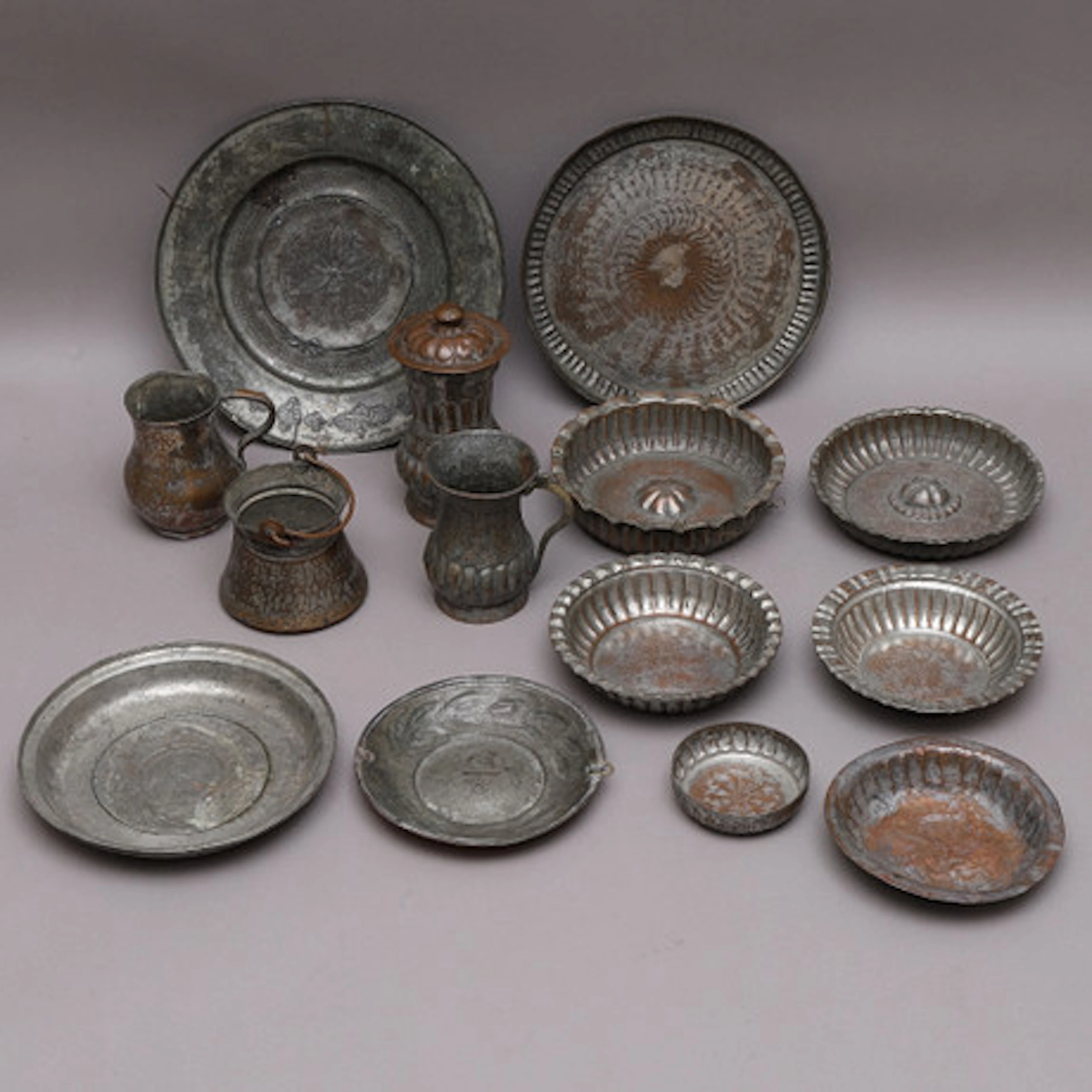 METALLFÖREMÅL, 13 st, mellanöstern, 1900-t…