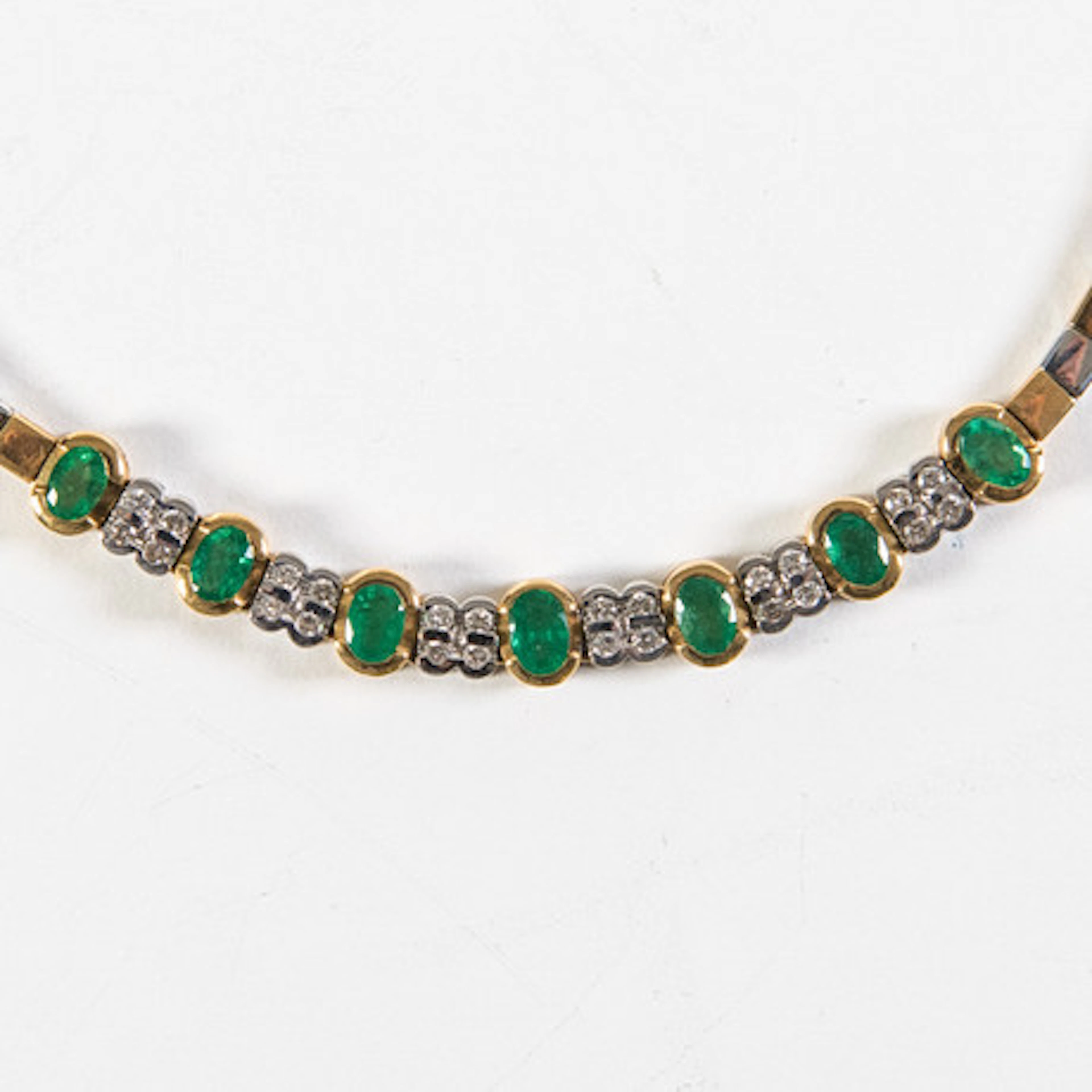 HALSBAND, fasettslipade smaragder ca 6 x 4…
