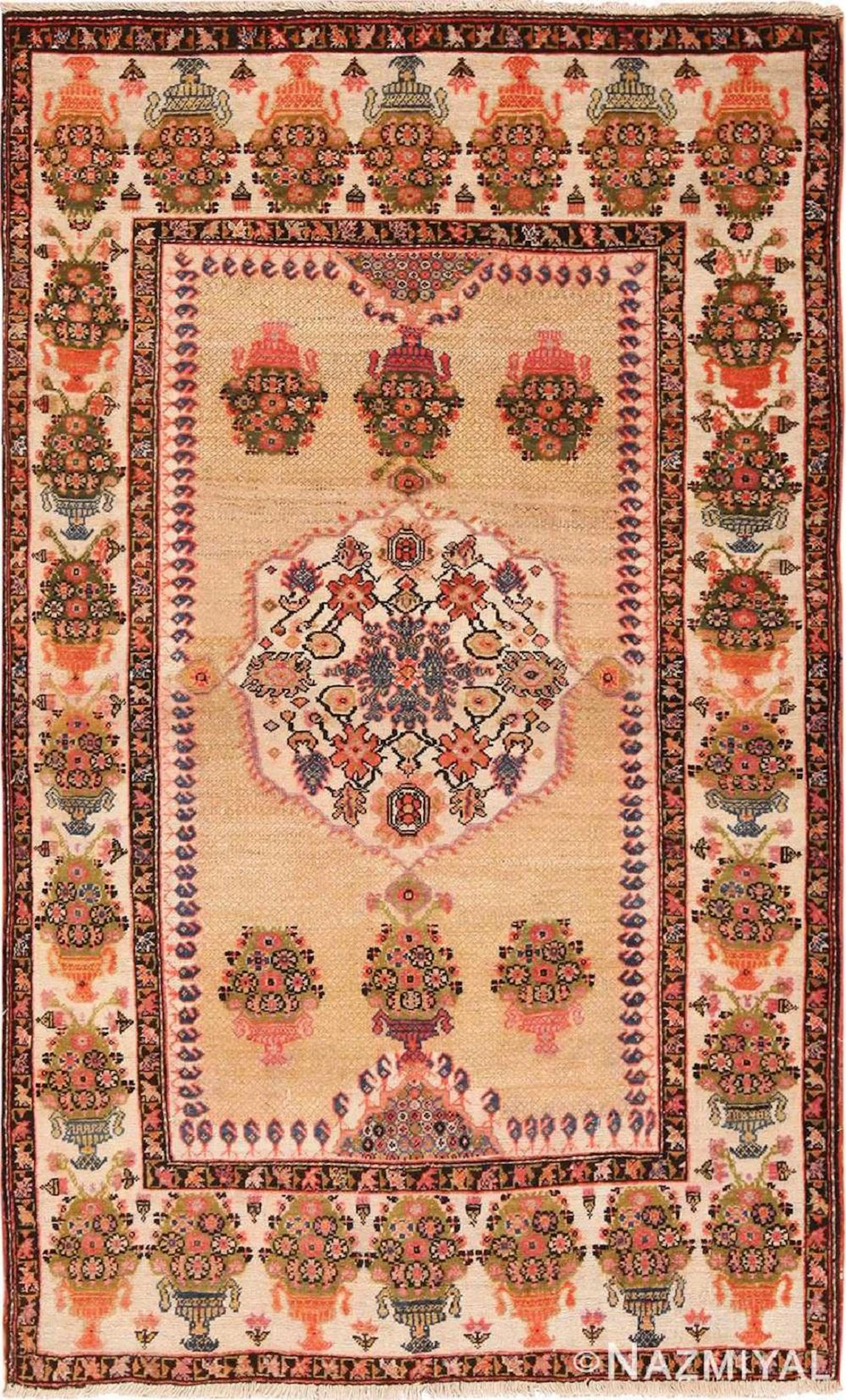 Antique Persian Farahan , 4 ft 5 in x 6 ft 6 in (1.35 m x 1.98 m)