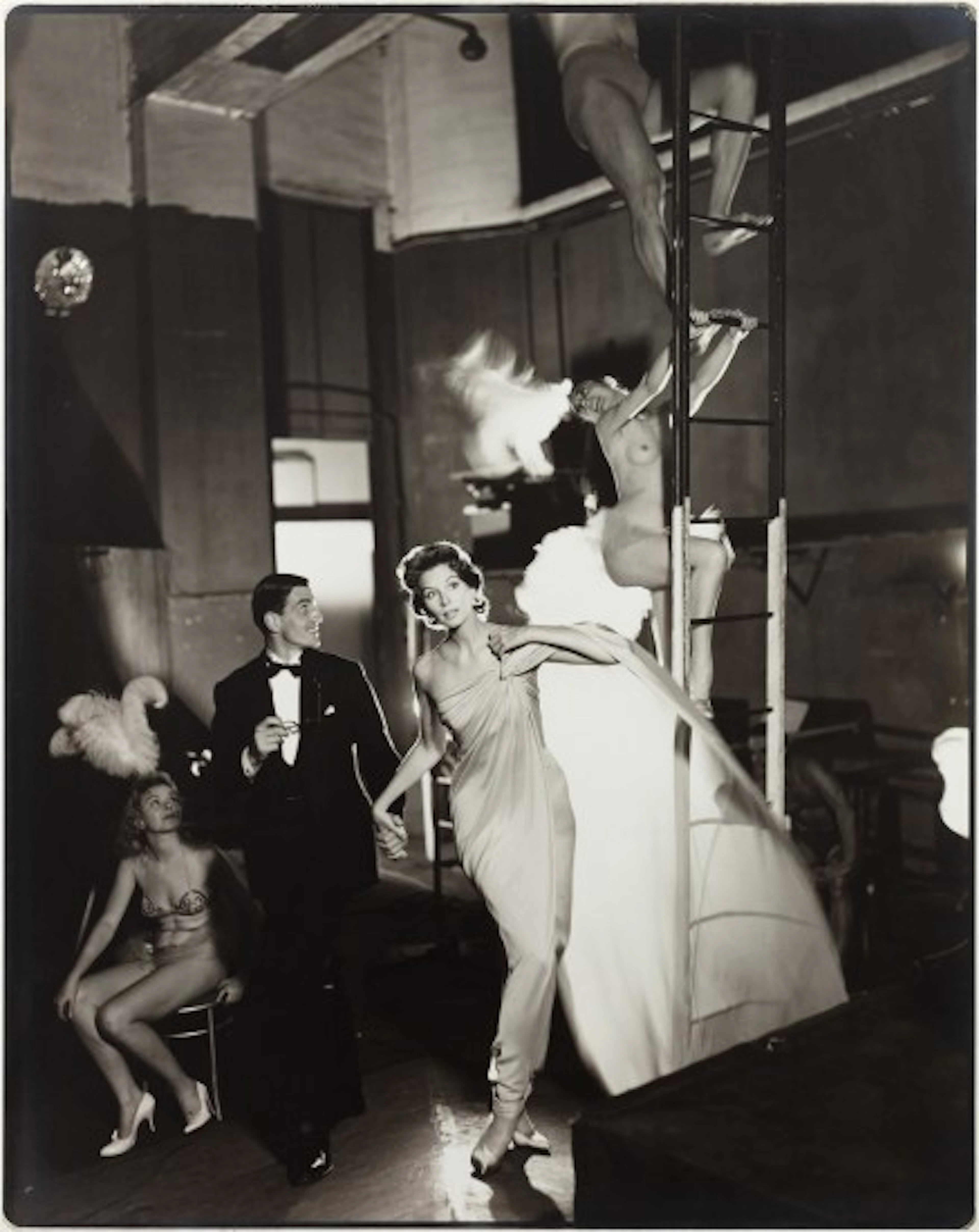 Richard Avedon - Suzy Parker and Robin Tattersall