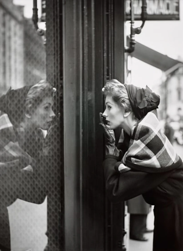 Georges Dambier - Suzy Parker, Vitrine, Paris (LANVIN) Elle Magazine