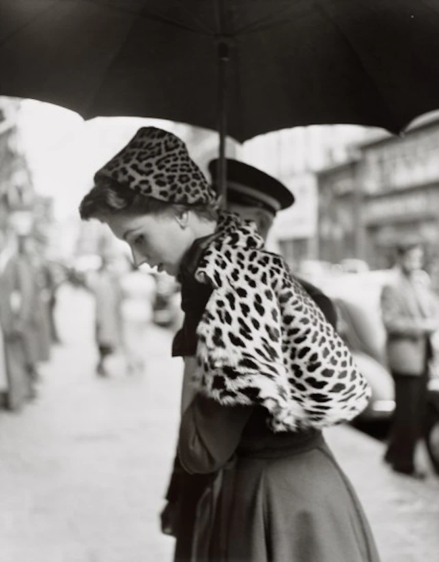 Georges Dambier - Suzy Parker, Étole Léopard, Paris