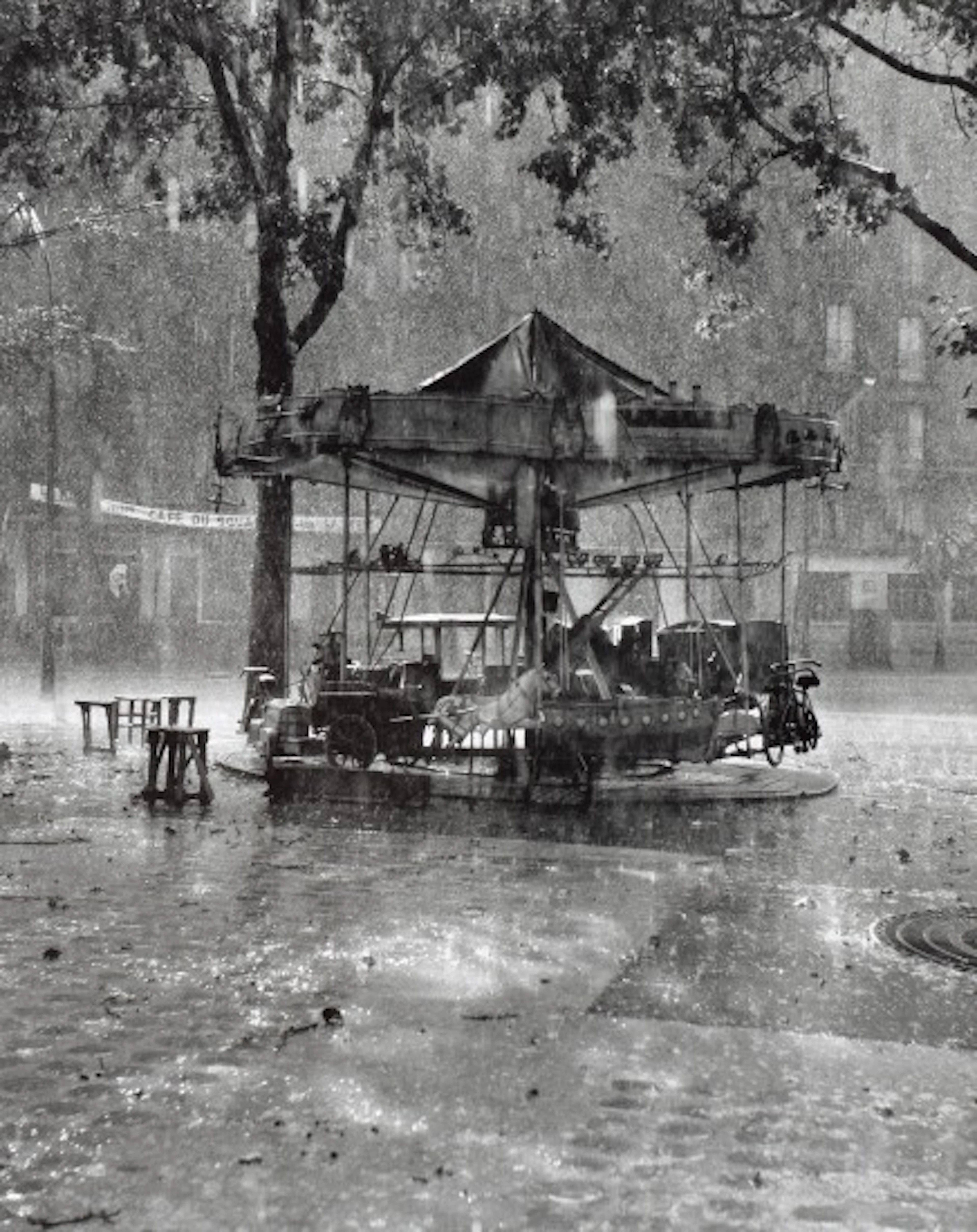Robert Doisneau - Le Manège de Monsieur Barré