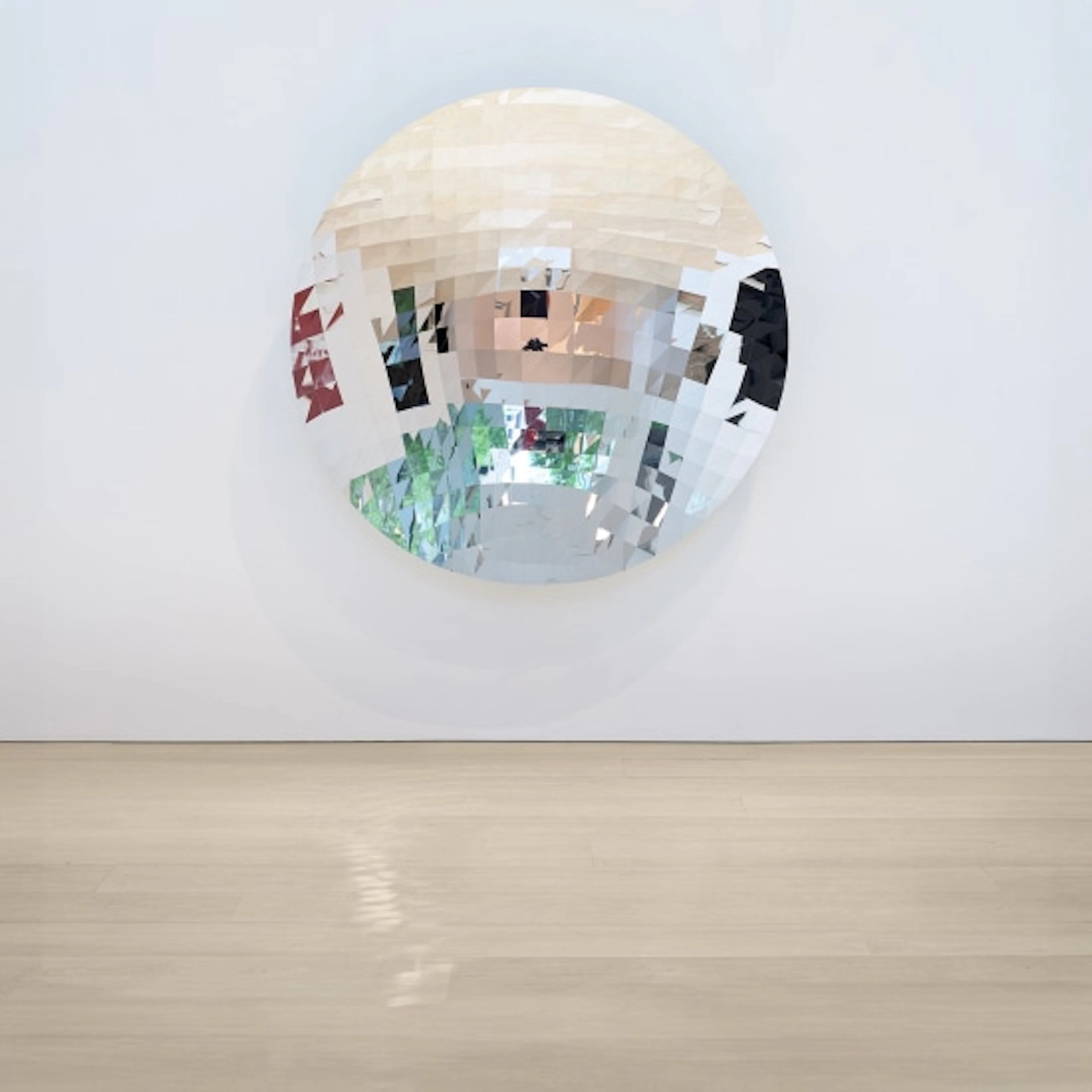 Anish Kapoor - Random Triangle Mirro