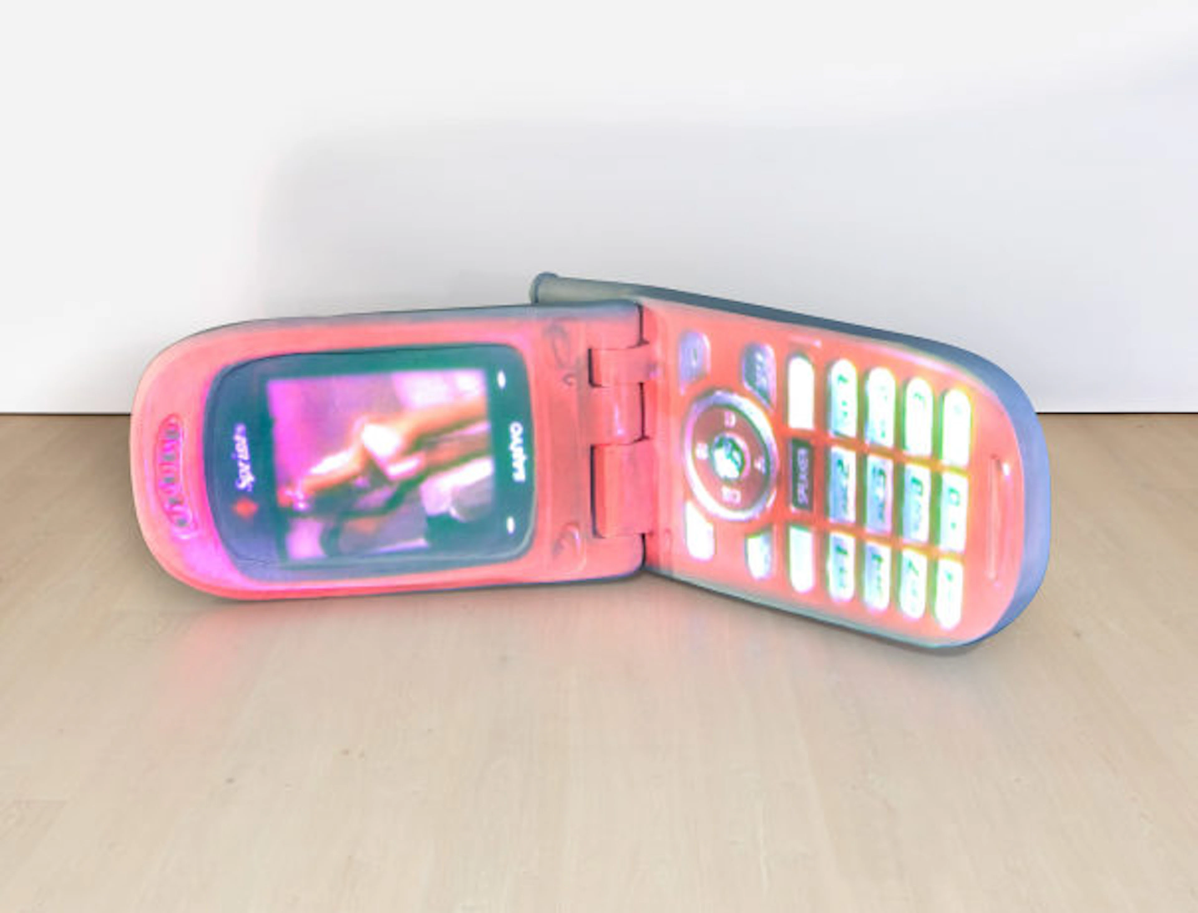 Tony Oursler - Cherry Nokia