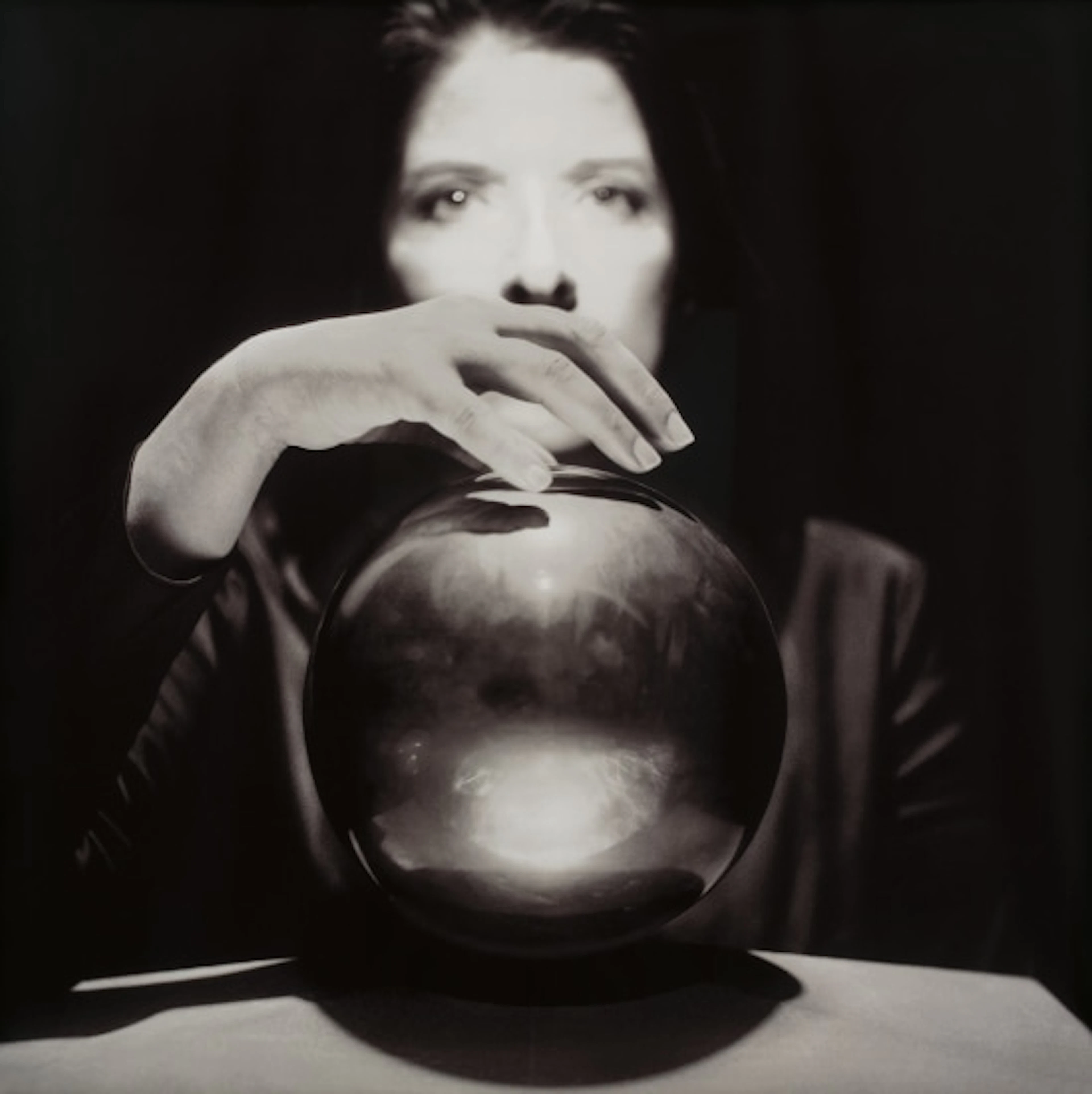 Marina Abramović - Tesla U