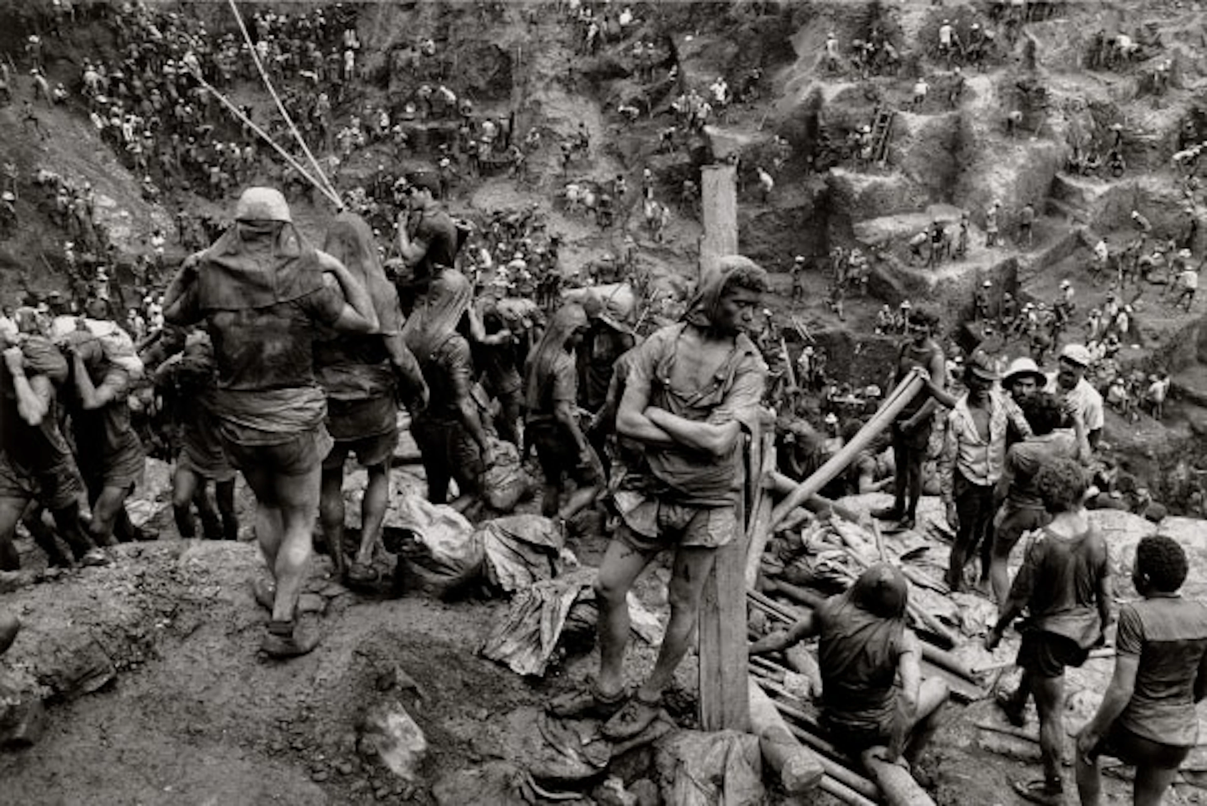 Sebastião Salgado - Serra Pelada Goldmine, Brazil