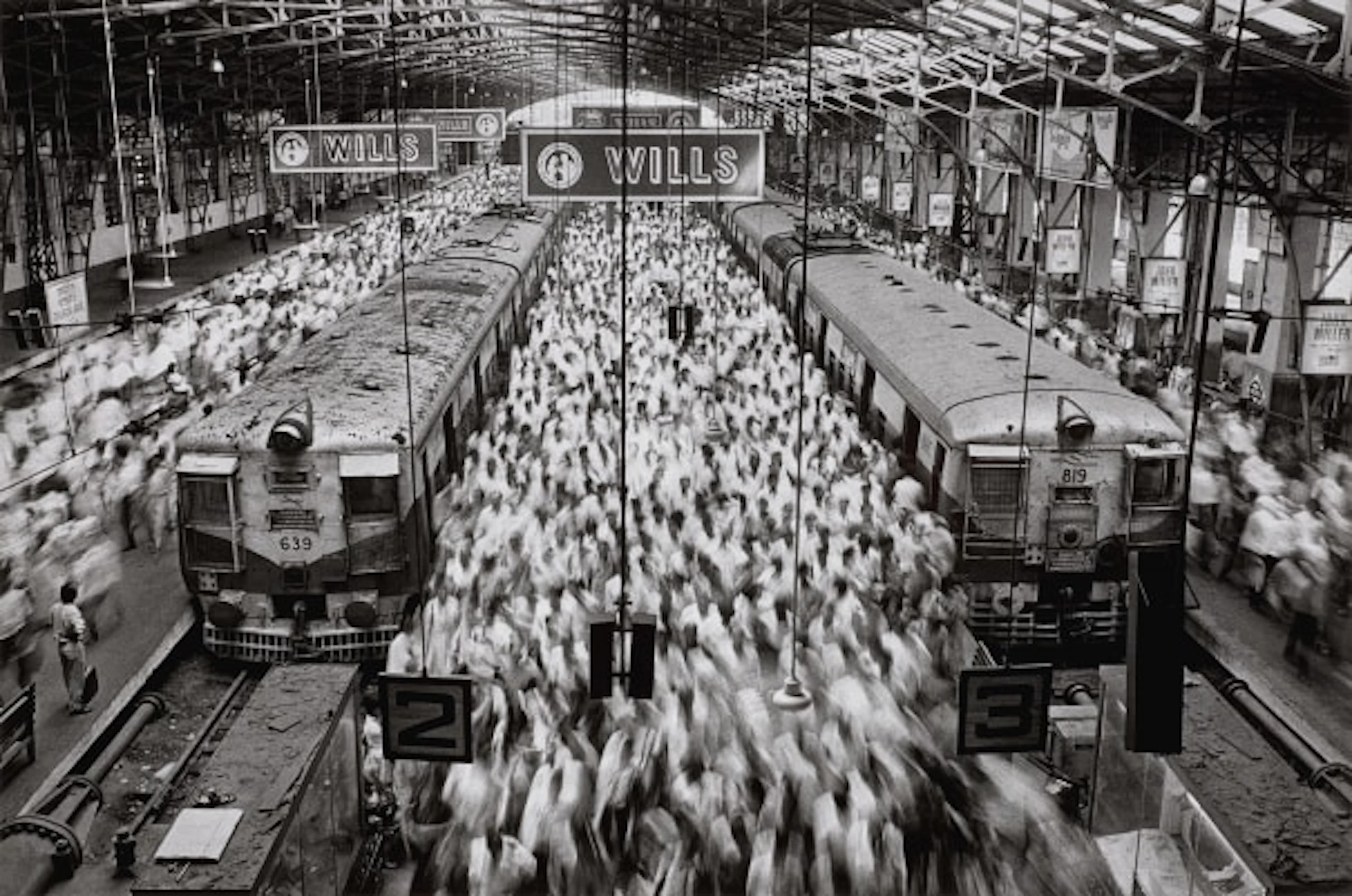 Sebastião Salgado - Church Gate Station, Western Railroad Line, Bombay, India