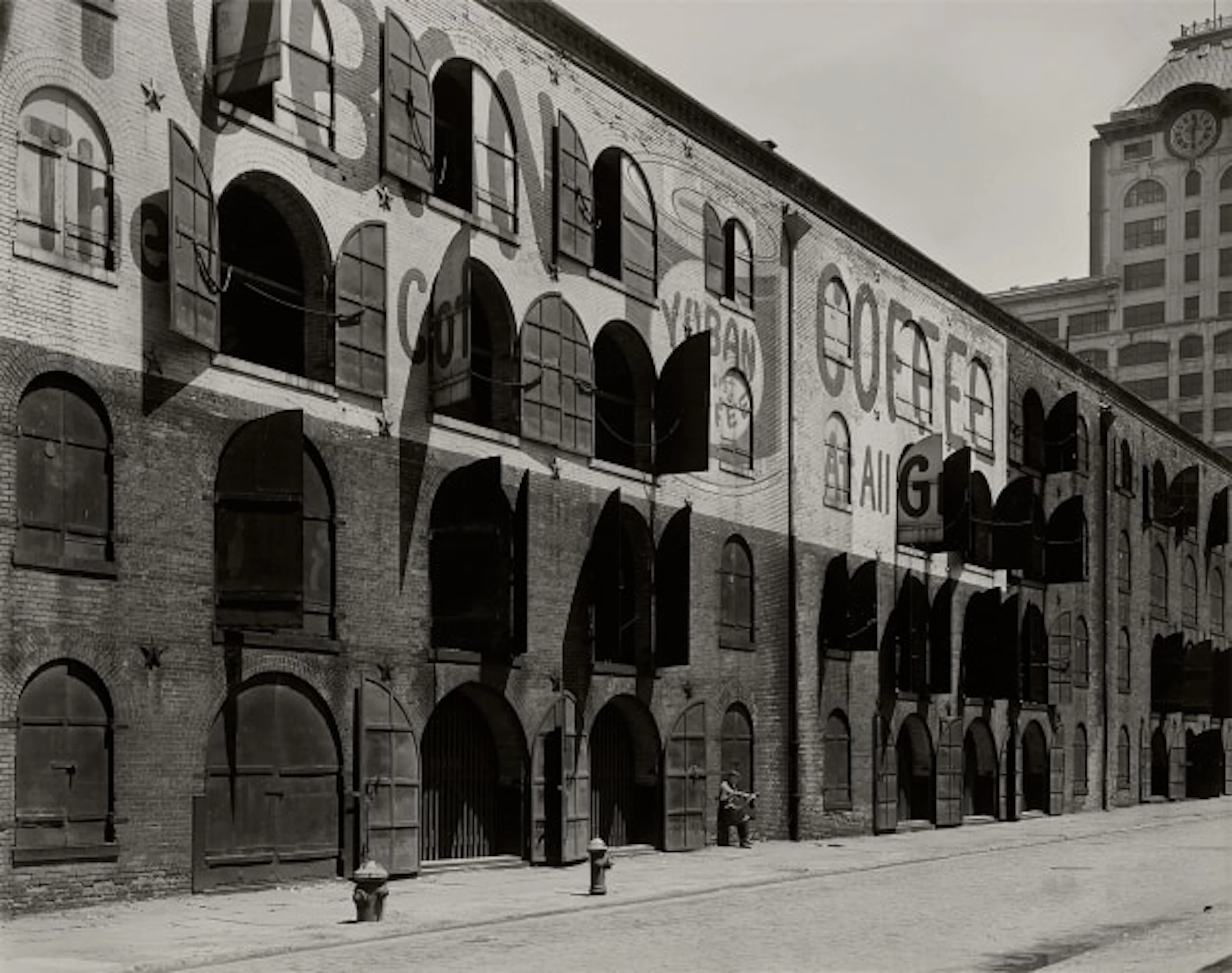 erenice Abbott - Yuban Warehouse, Water and Dock Streets, Brookly