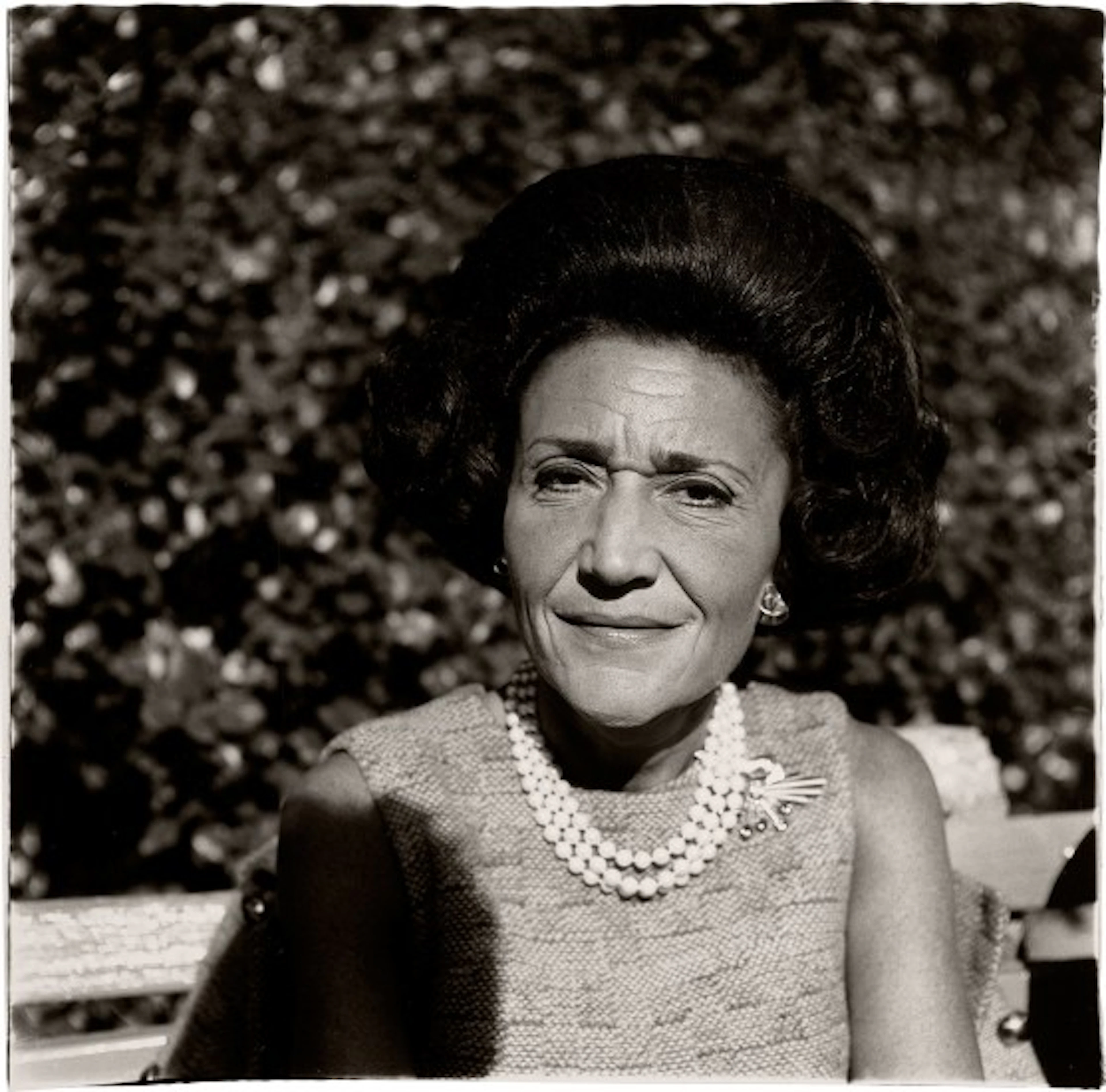 Diane Arbus - Woman on a park bench on a sunny day, N.Y.C.