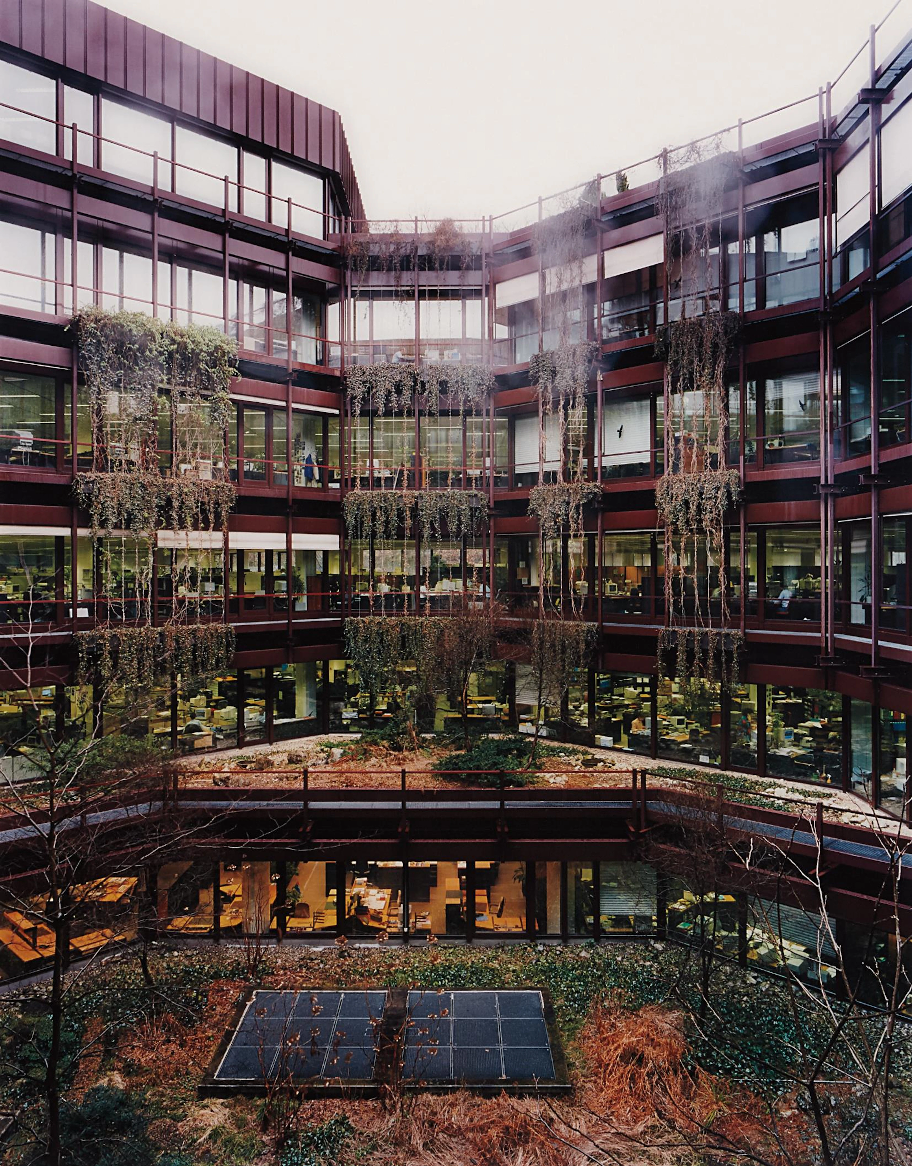 Zürich - Bank Projekt no. 4, 1997 – Andreas Gursky