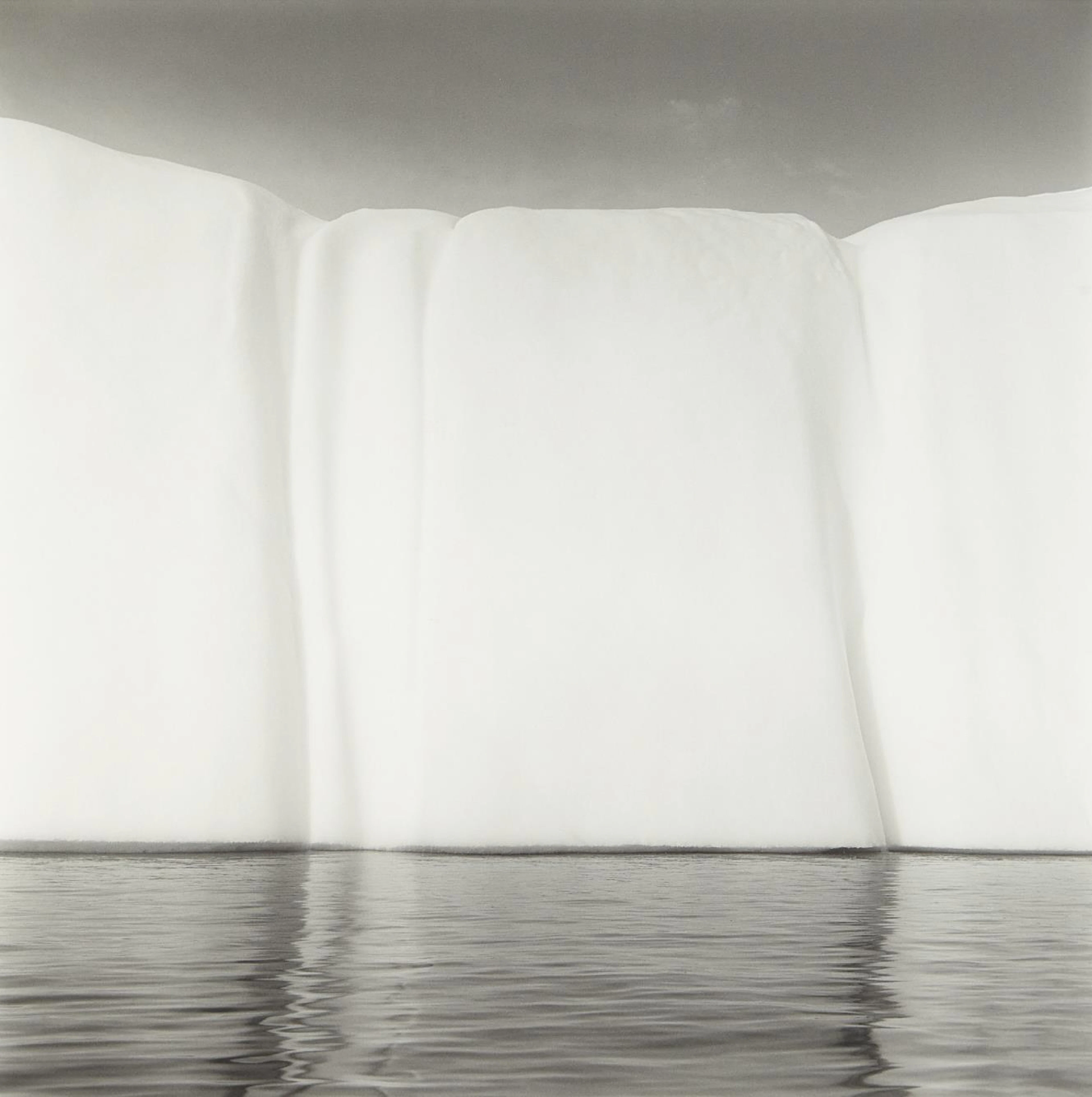 Iceberg VI, Disko Bay, Greenland, 2004 – Lynn Davis