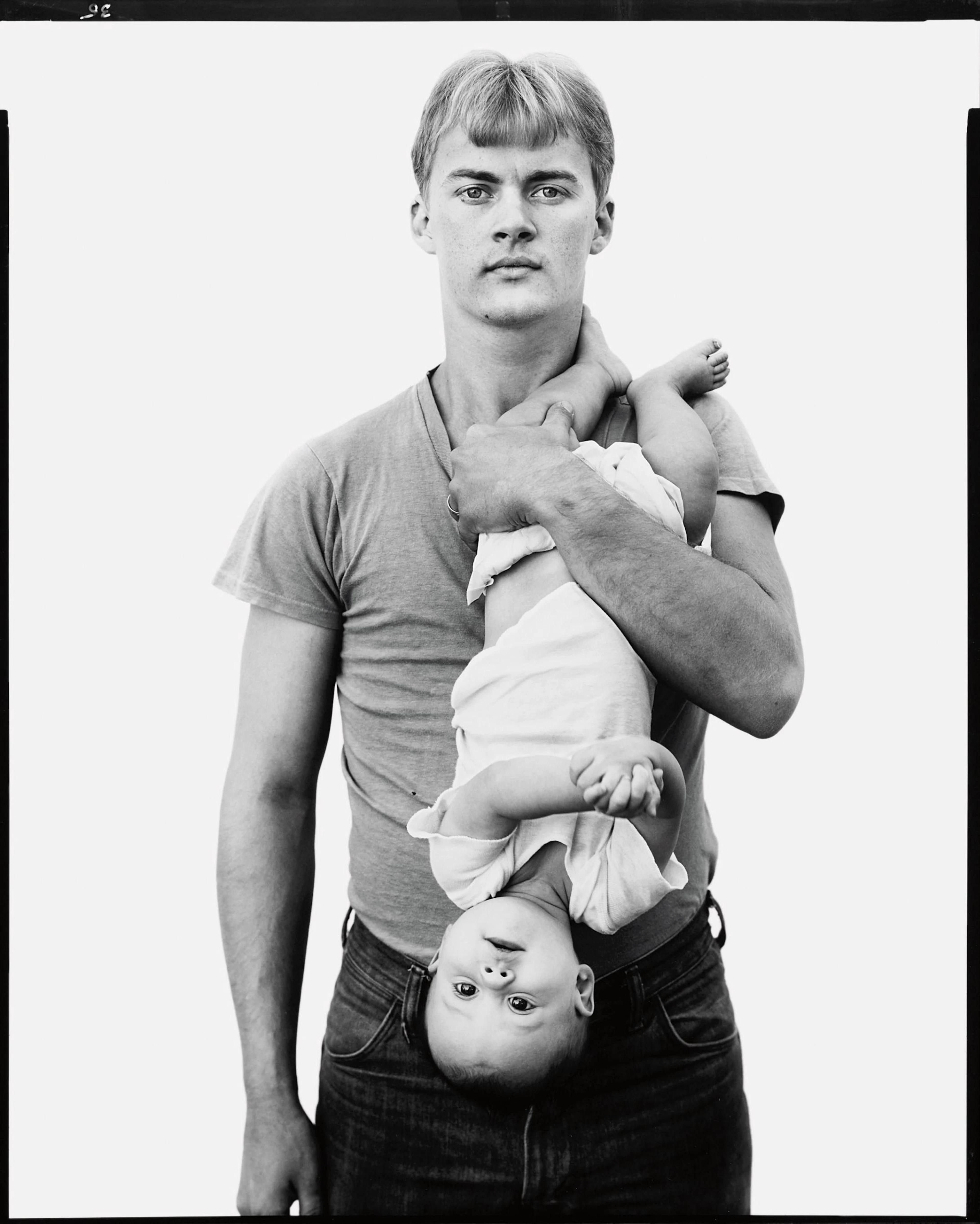 John Harrison, lumber salesman, and his daughter Melissa, Lewisville, Texas, November 22, 1981, 1981 – Richard Avedon