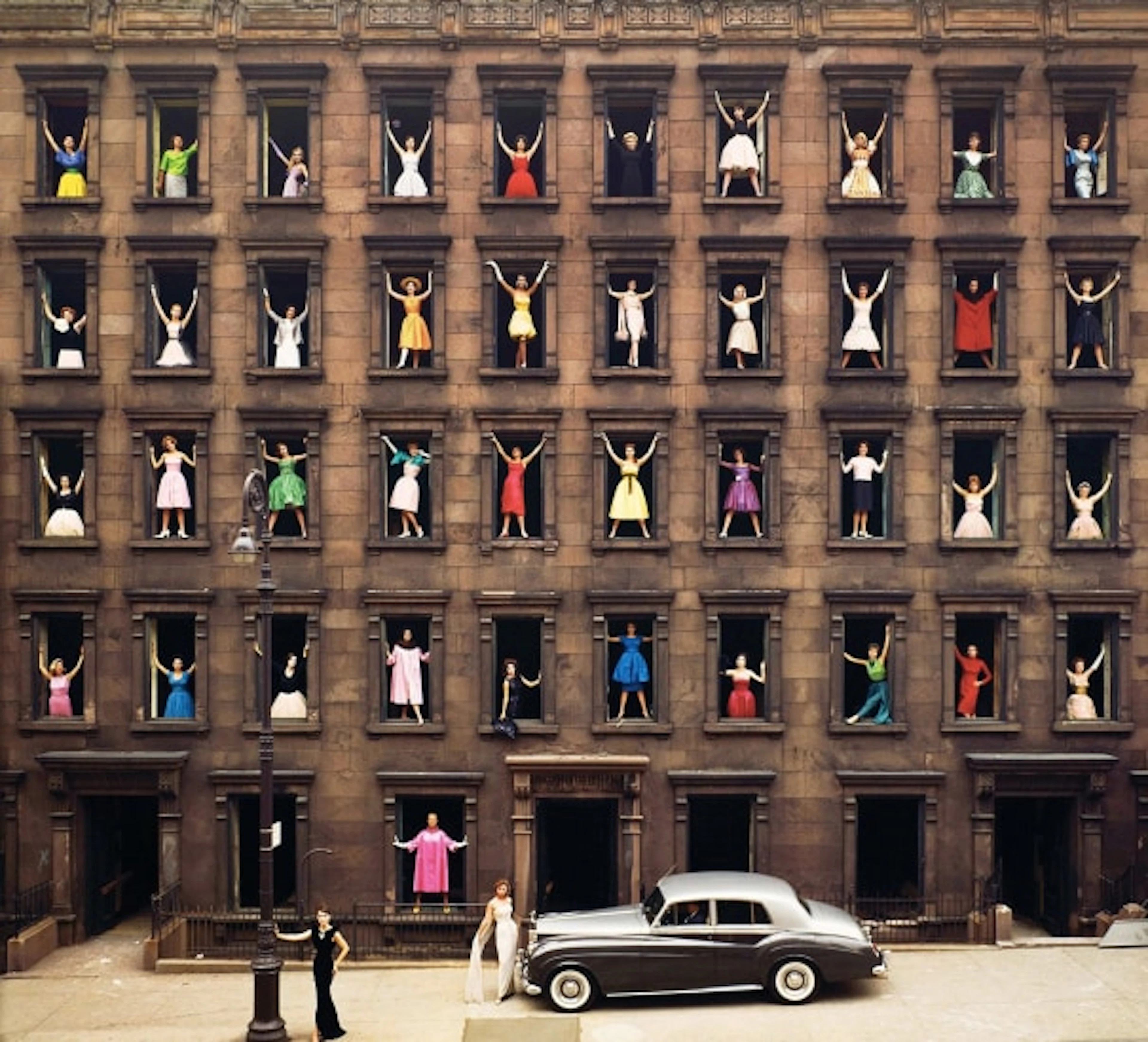 Ormond Gigli - Girls in the Windows, New York City