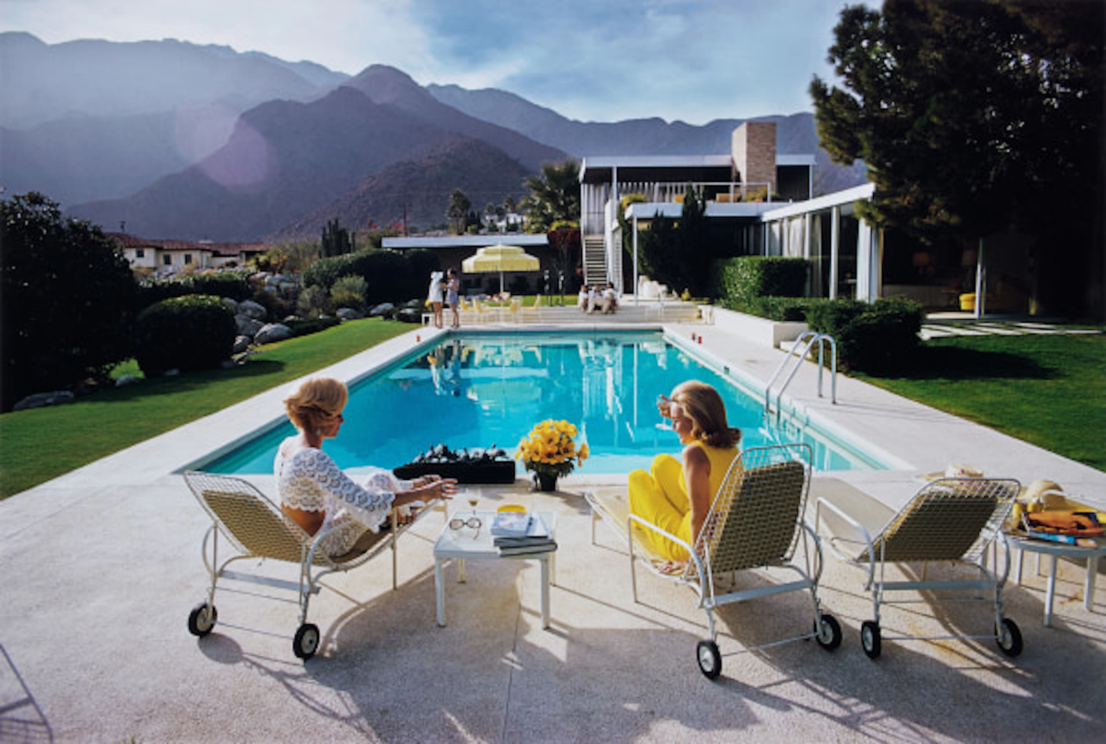 Slim Aarons - Poolside Pairs