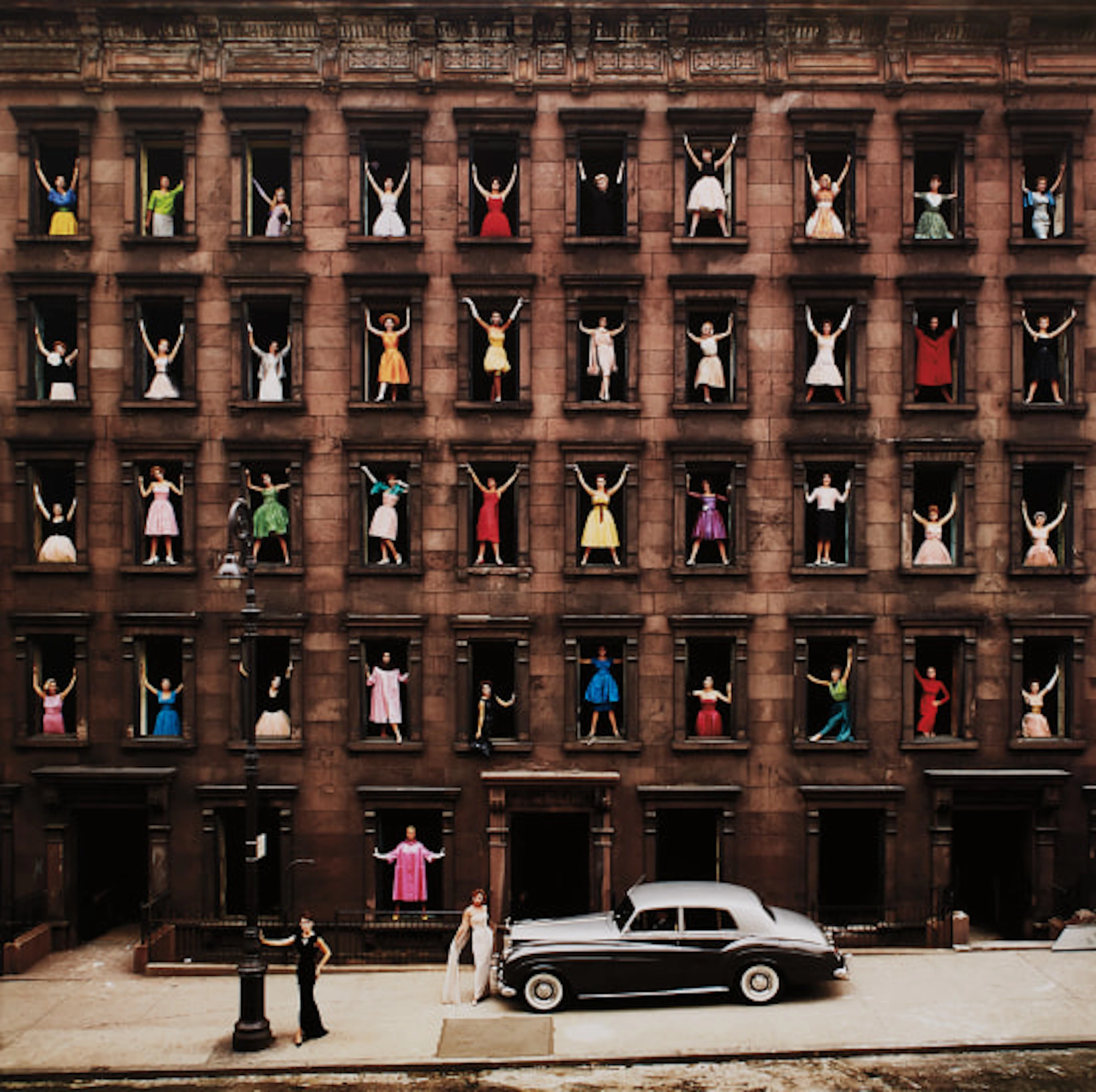 Ormond Gigli - Girls in the Windows, New York City