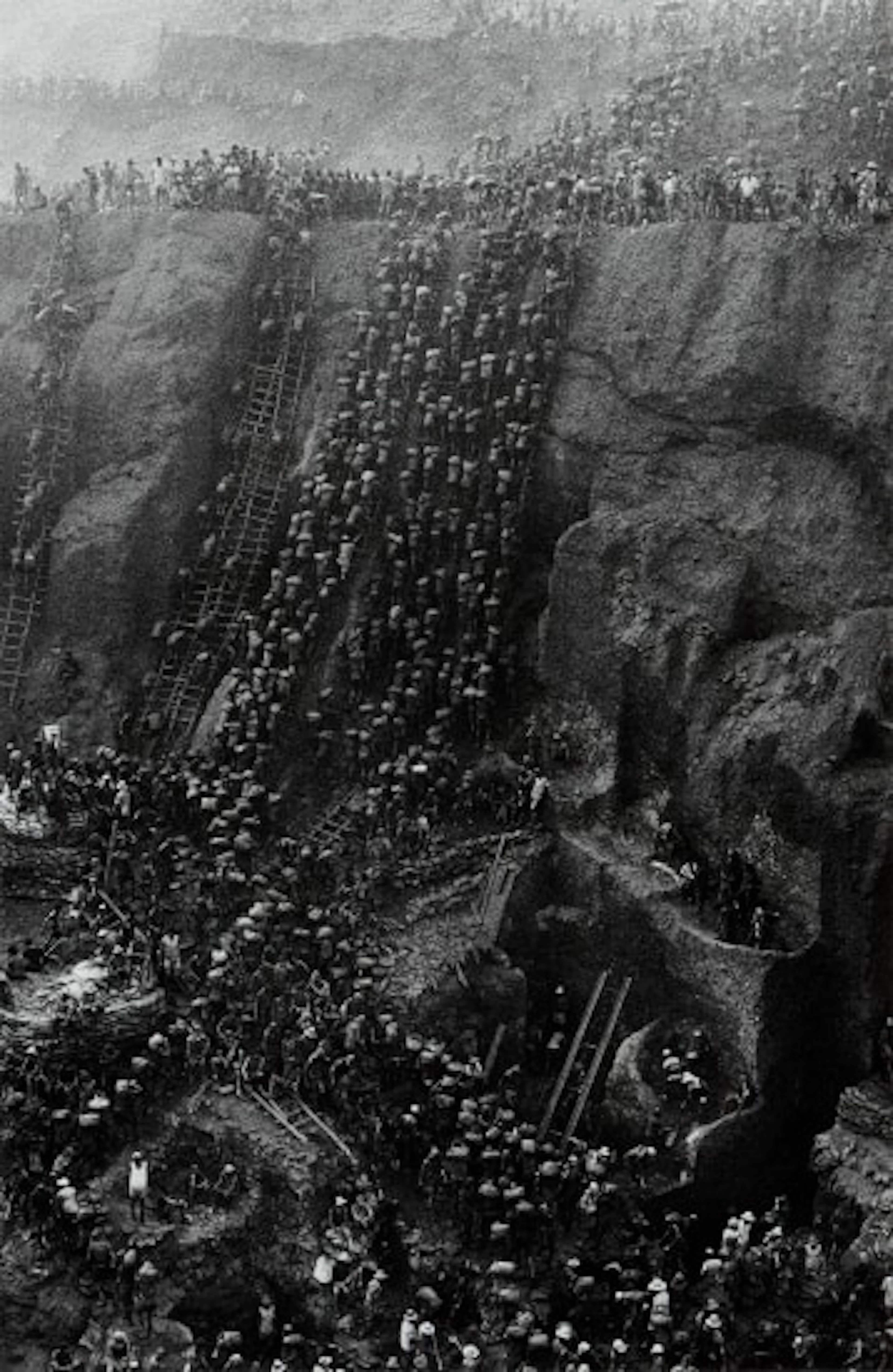 Sebastião Salgado - The Gold Mine, Serra Pelada, State of Para, Brazil