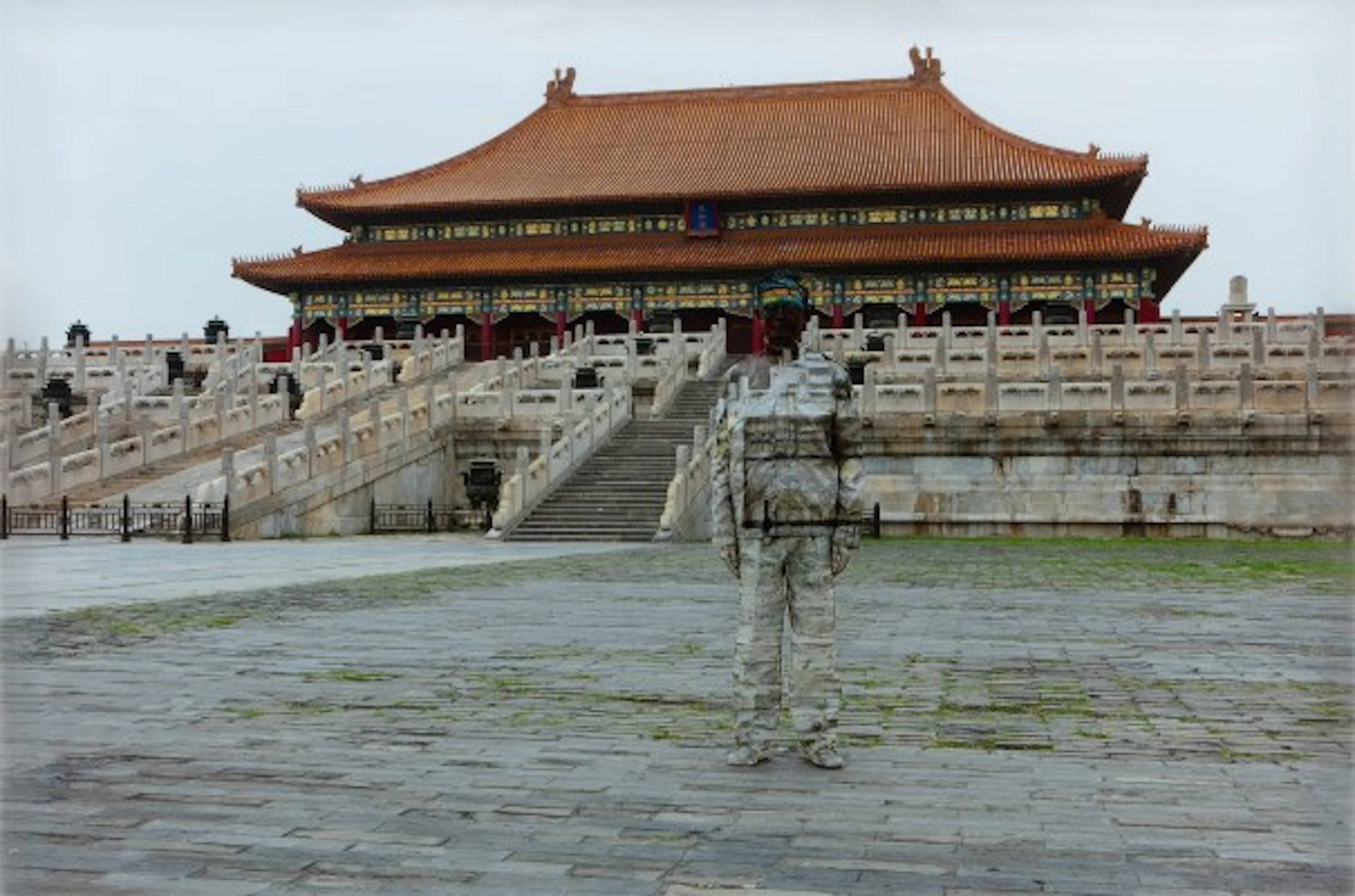 Liu Bolin - Hiding in the City No. 89 (Forbidden City)