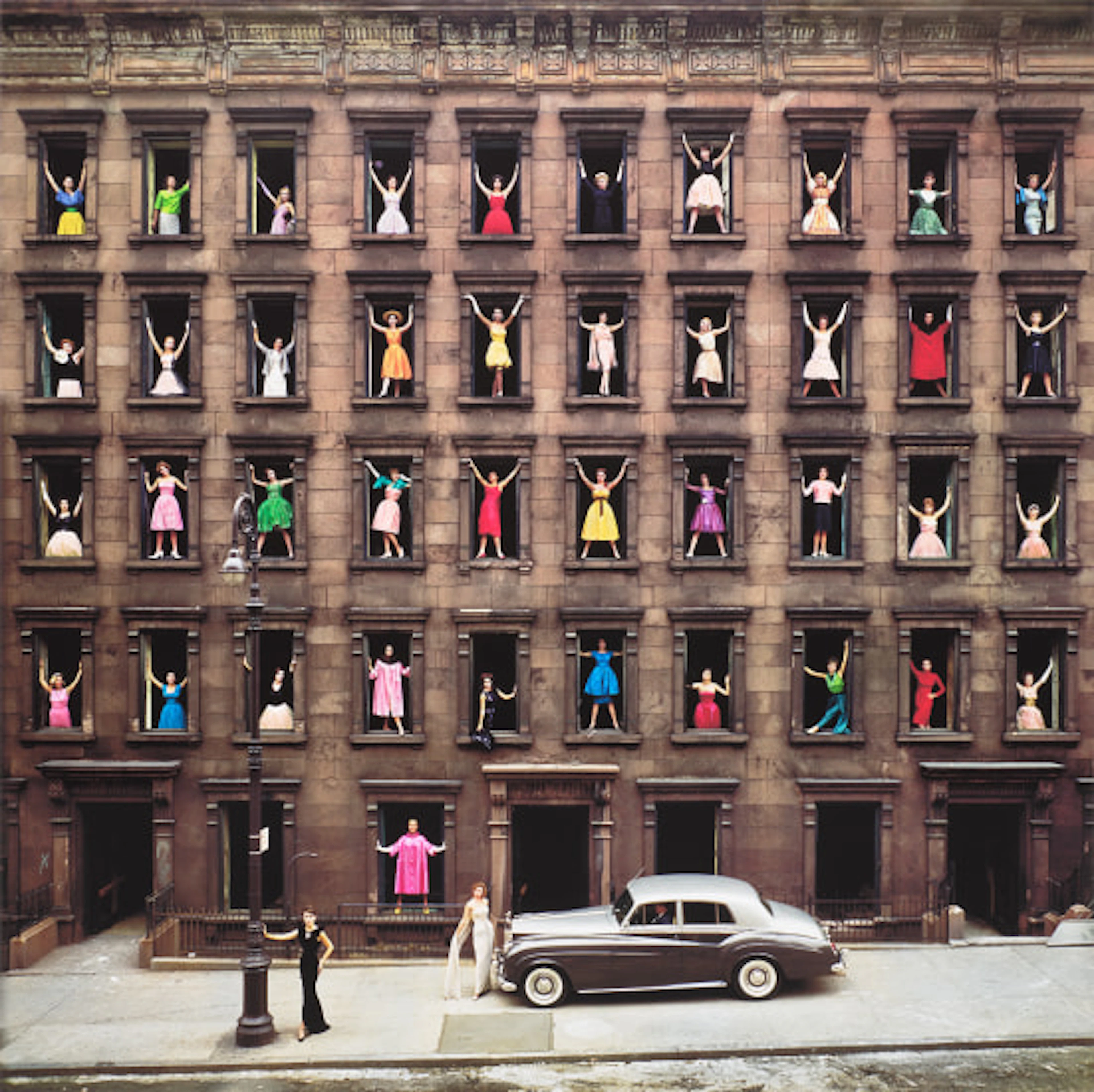 Ormond Gigli - Girls in the Windows, New York City