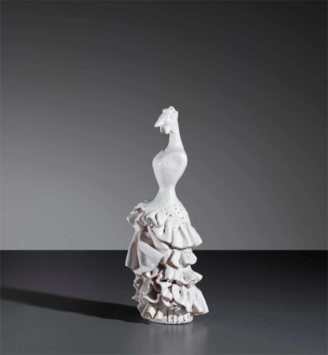 'Donna uccello' figure