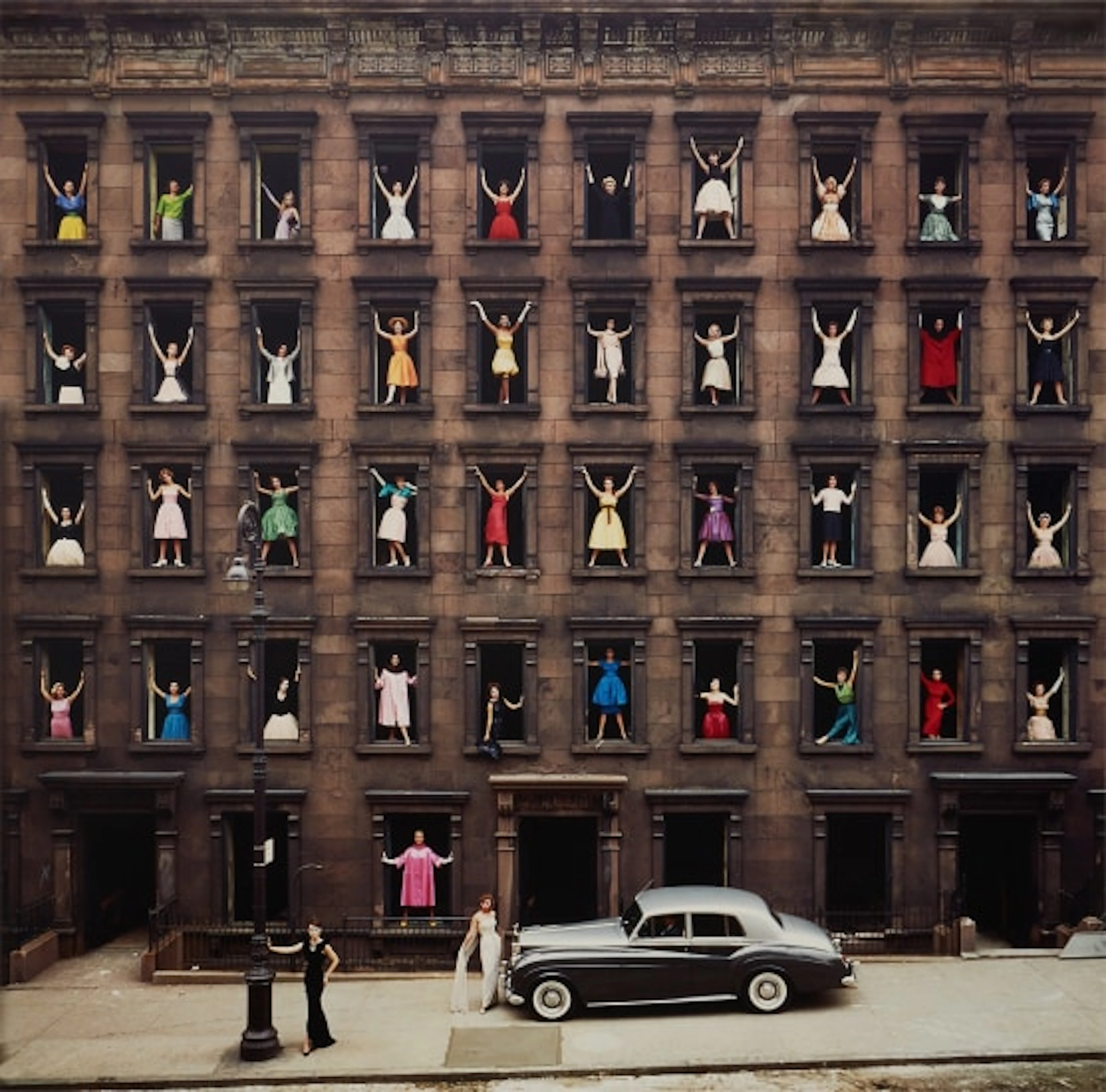 Ormond Gigli - Girls in the Windows, New York City