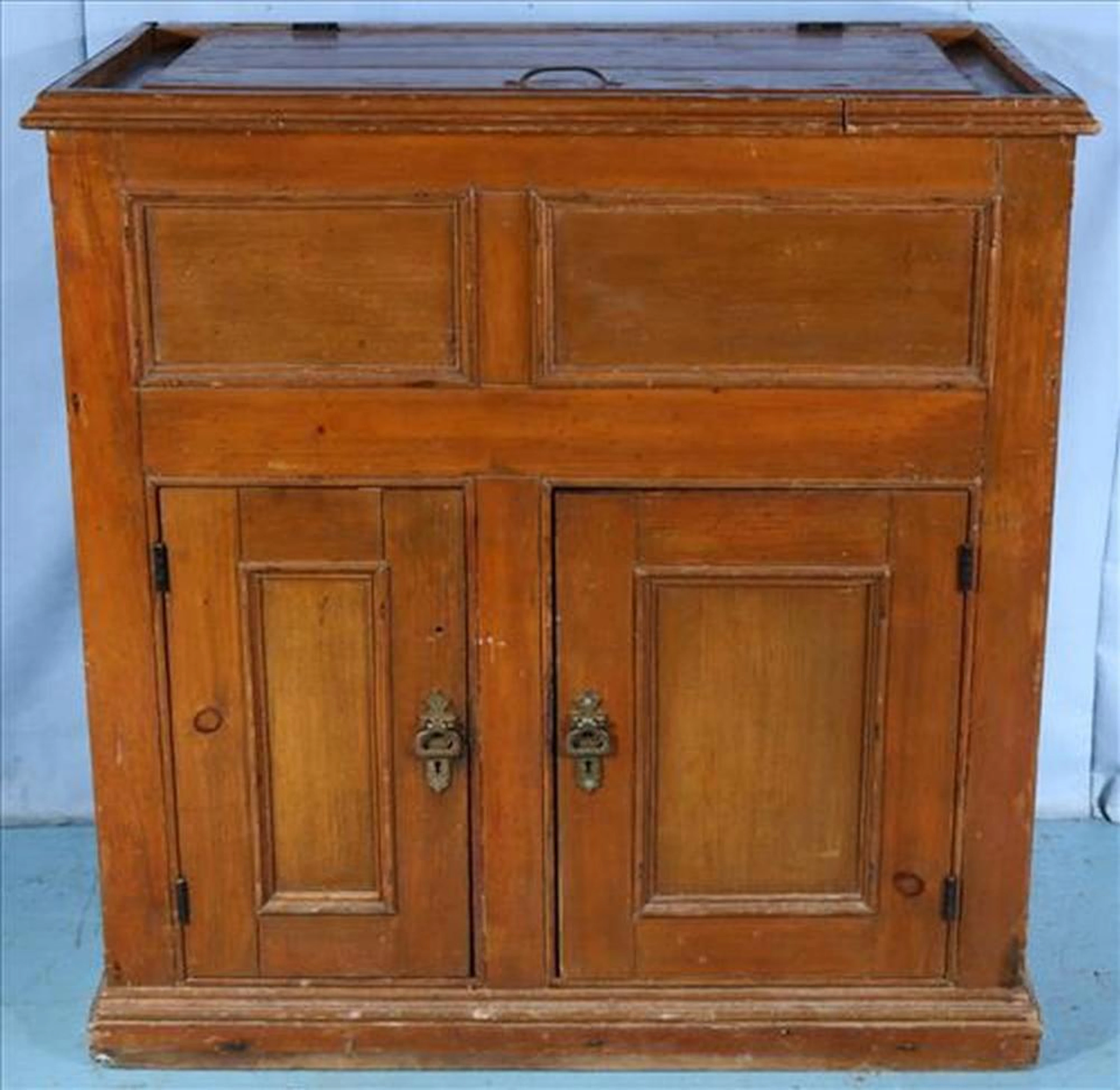 Pine lift top ice box with 2 doors