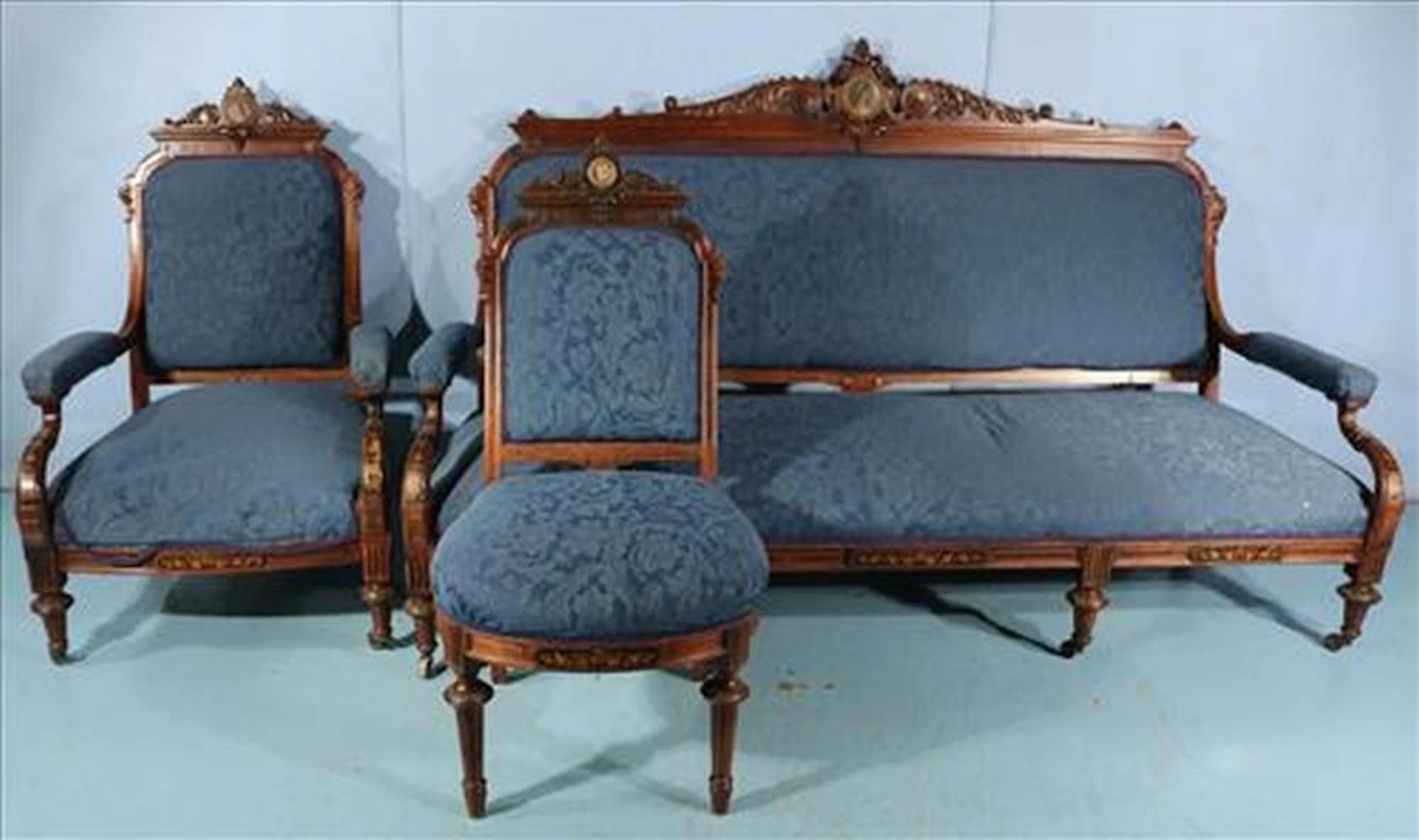 Vict. 3 pc. Rosewood Herter Bros parlor suit